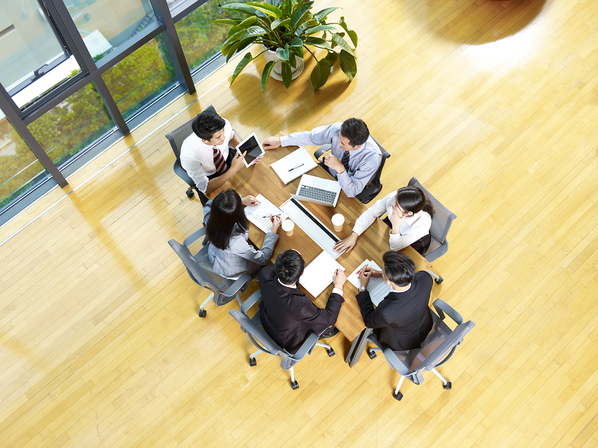 asian business people meeting in office