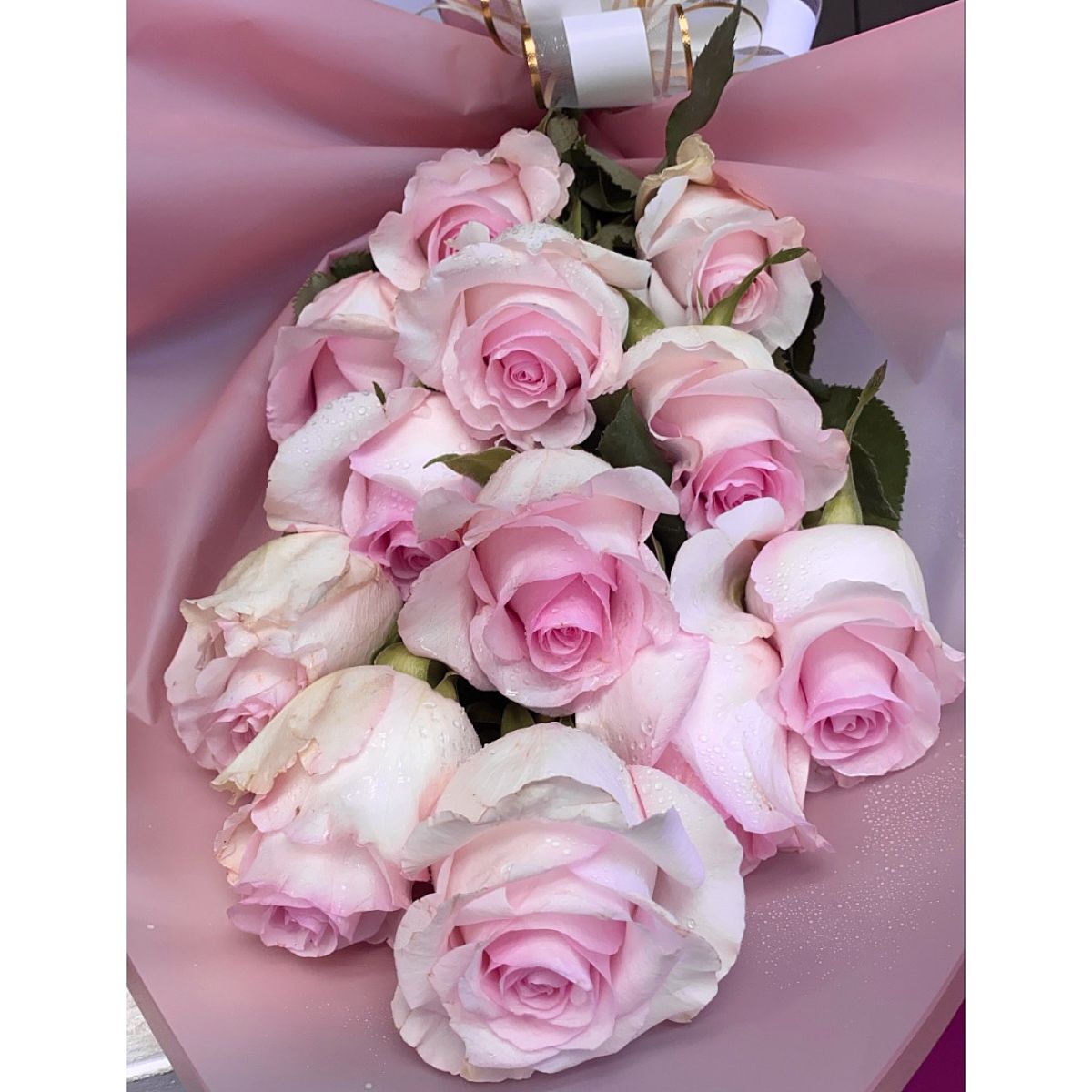 7朵粉色玫瑰花代表什么？含义解析及送花指南