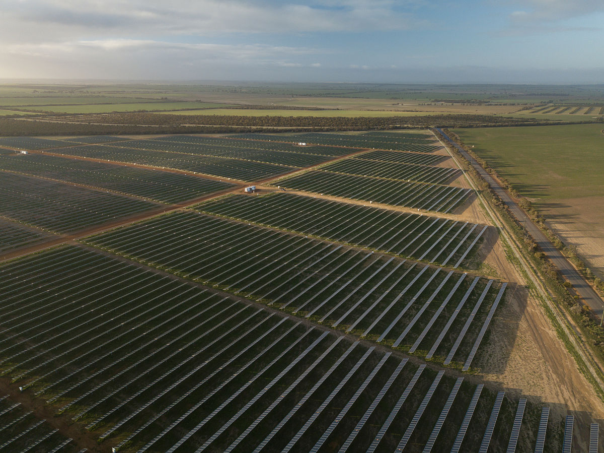 张掖有哪些模式的戈壁设施能种植什么优点是什么帮我用200字详细描述