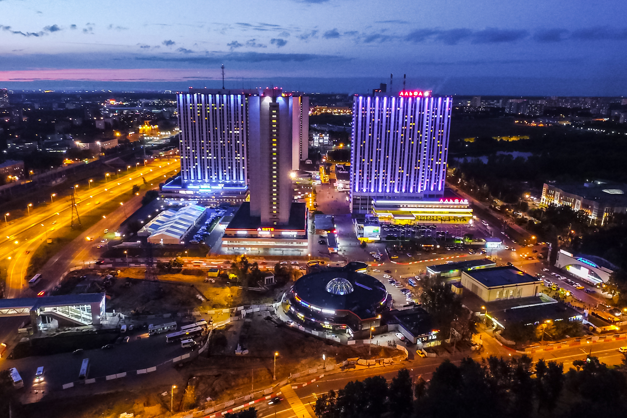 night moscow, the lights of the night city.