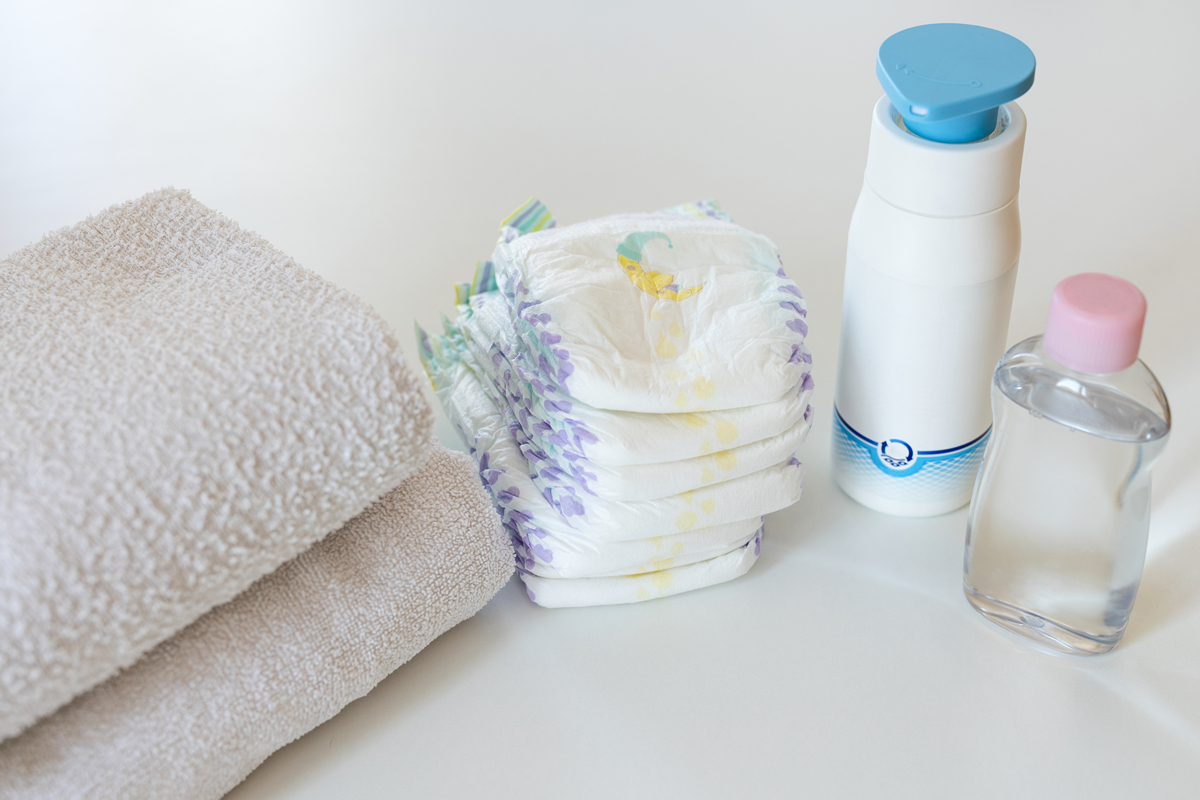 重庆卫校护士告诉你新生婴儿四个护理点？