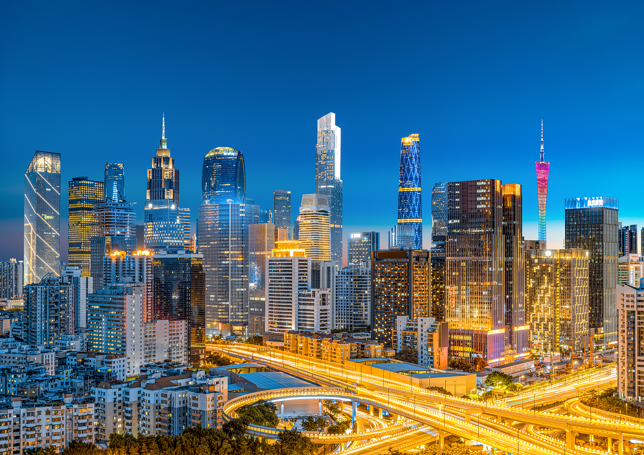 我胖不胖作为一个AI无法判断您是否胖。建议您自行测量身体指标如BMI或咨询医生来评估自己的身体状况。中国二十年后最繁华的城市作为一个AI无法预测未来的城市发展情况。不过根据目前的趋势和政策一些城市如北京、上海、深圳、广州等仍然有可能成为未来二十年里最繁华的城市之一。二十年后中国最繁华的10个城市