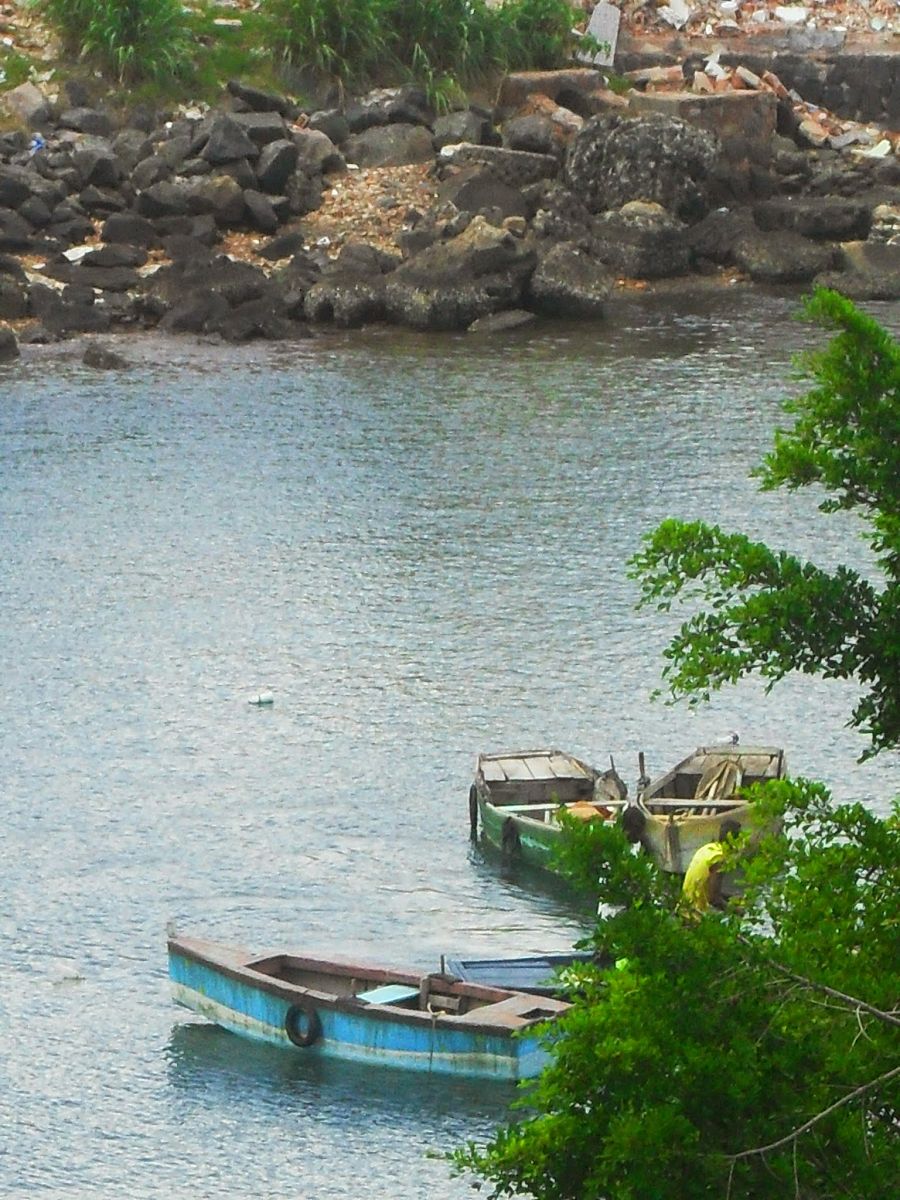 船在海上