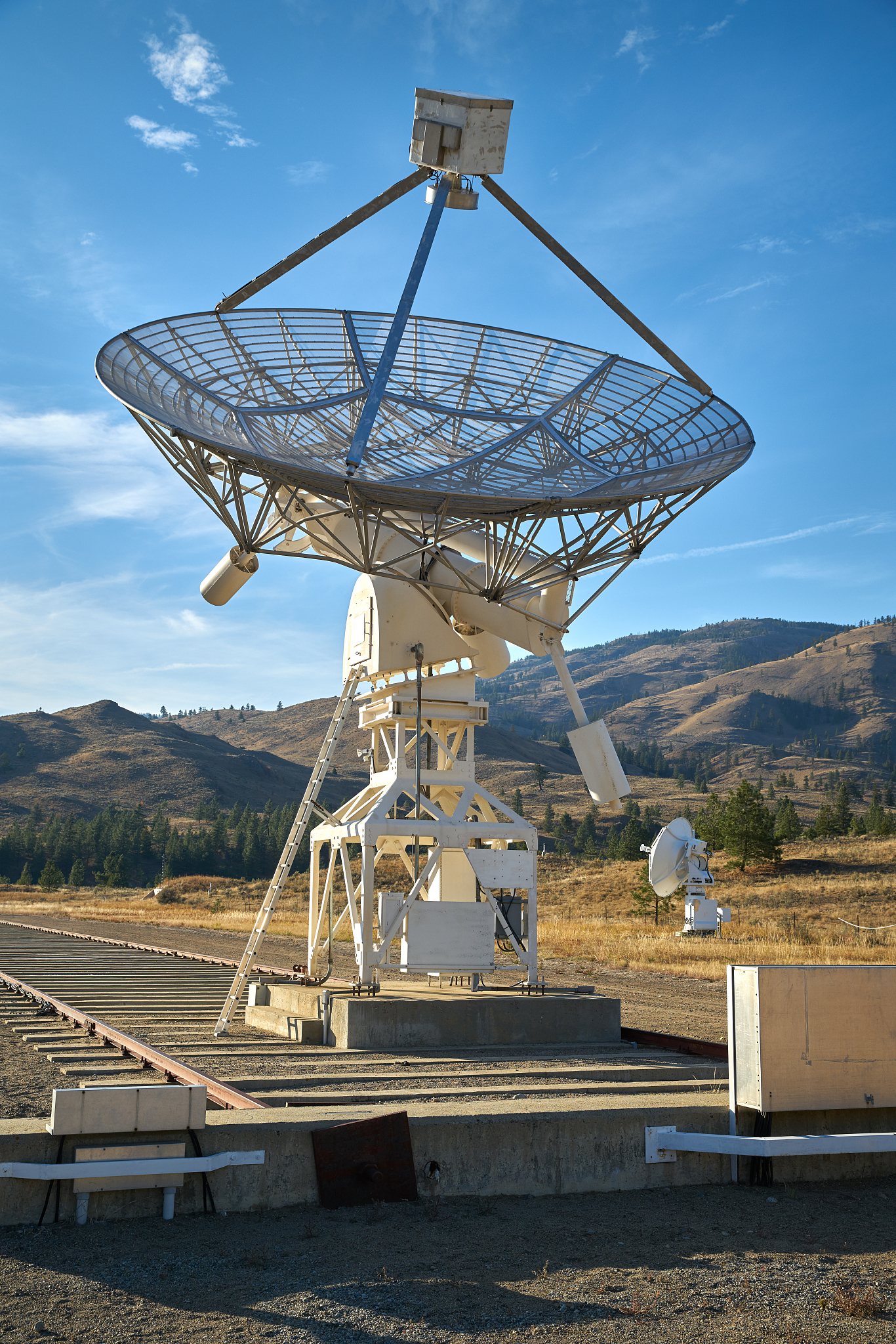 radio telescope blue sky