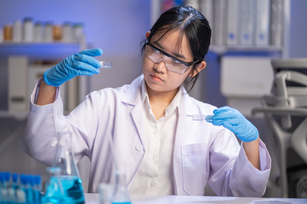 女孩初中毕业学制药有前途吗？ - 未来职业规划建议