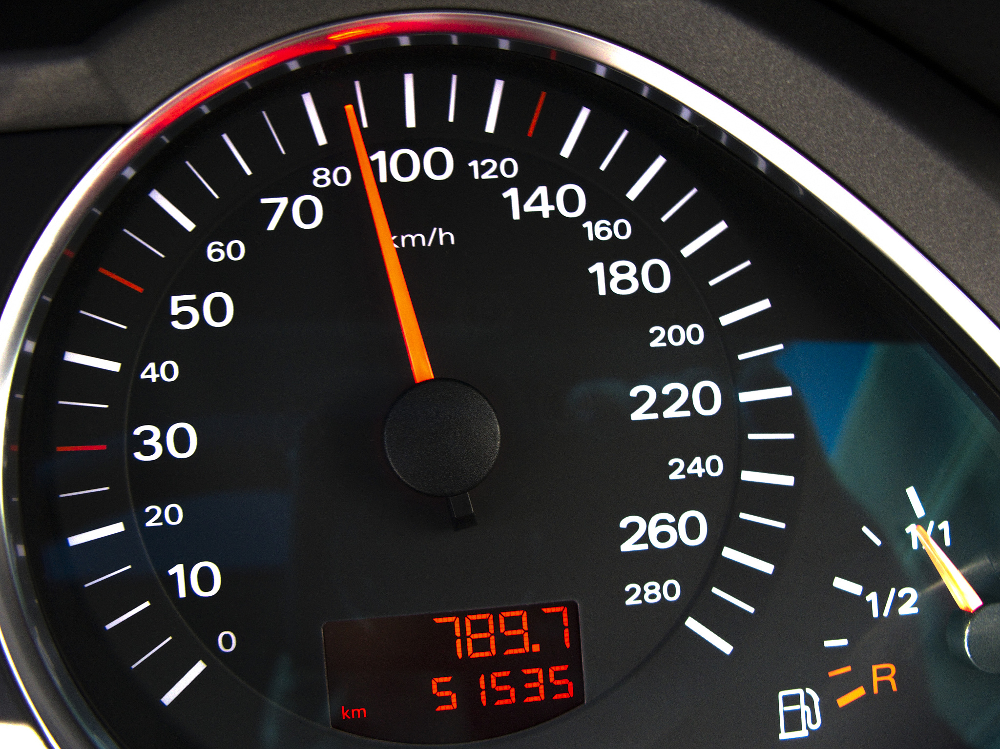 如果平时加油油枪表显示13l油可以跑220公里现在同样油枪表显示13l油可实际续航只有180公里那么油枪实际少了多少l油去？