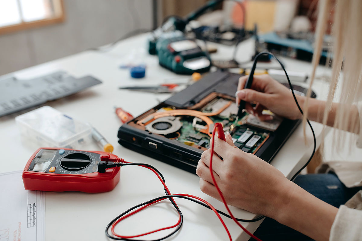 四川达县职业高级中学电工高级维修教学计划 - 全面培养电工维修技能