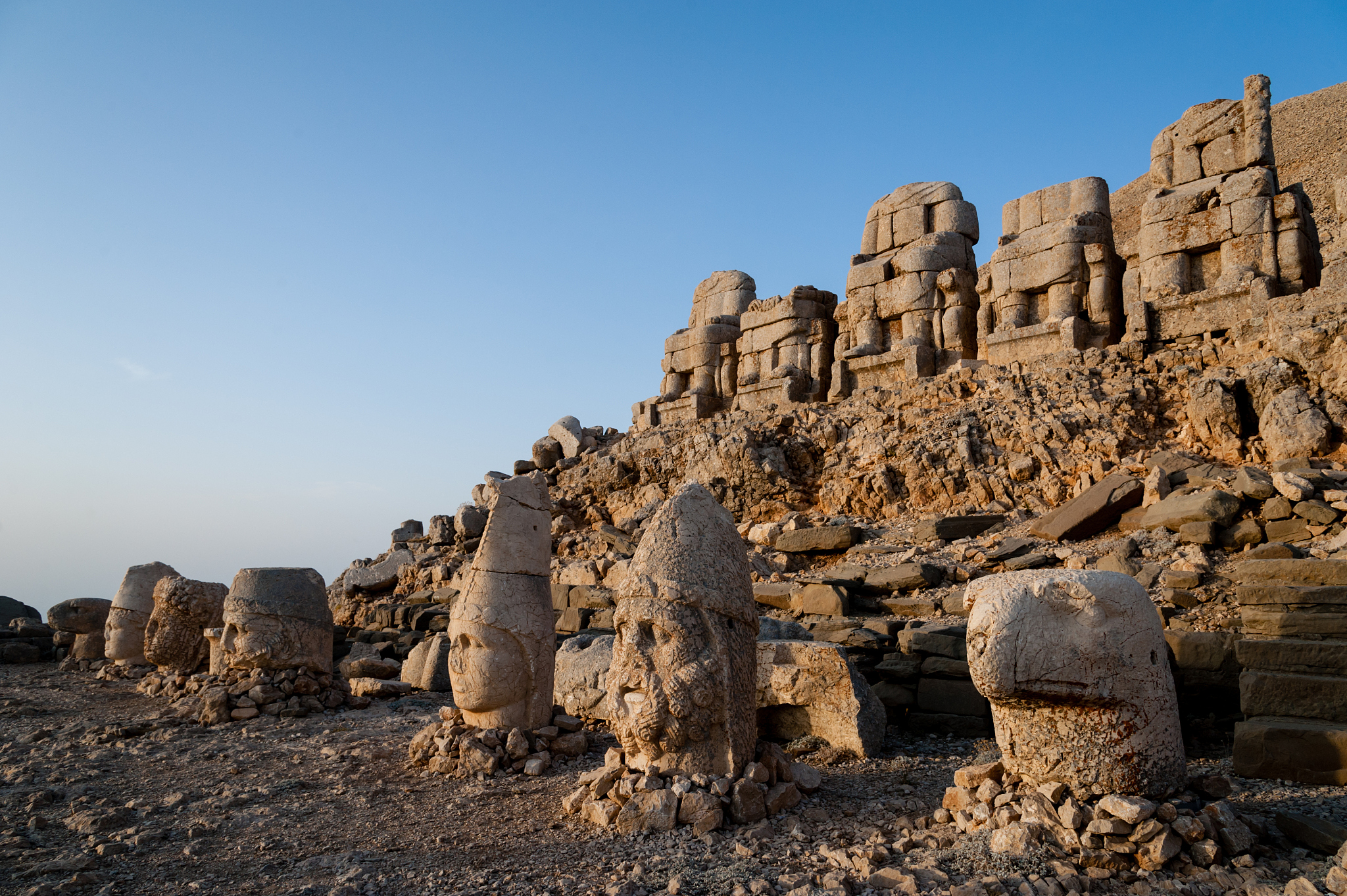 east terrace mount nemrut.