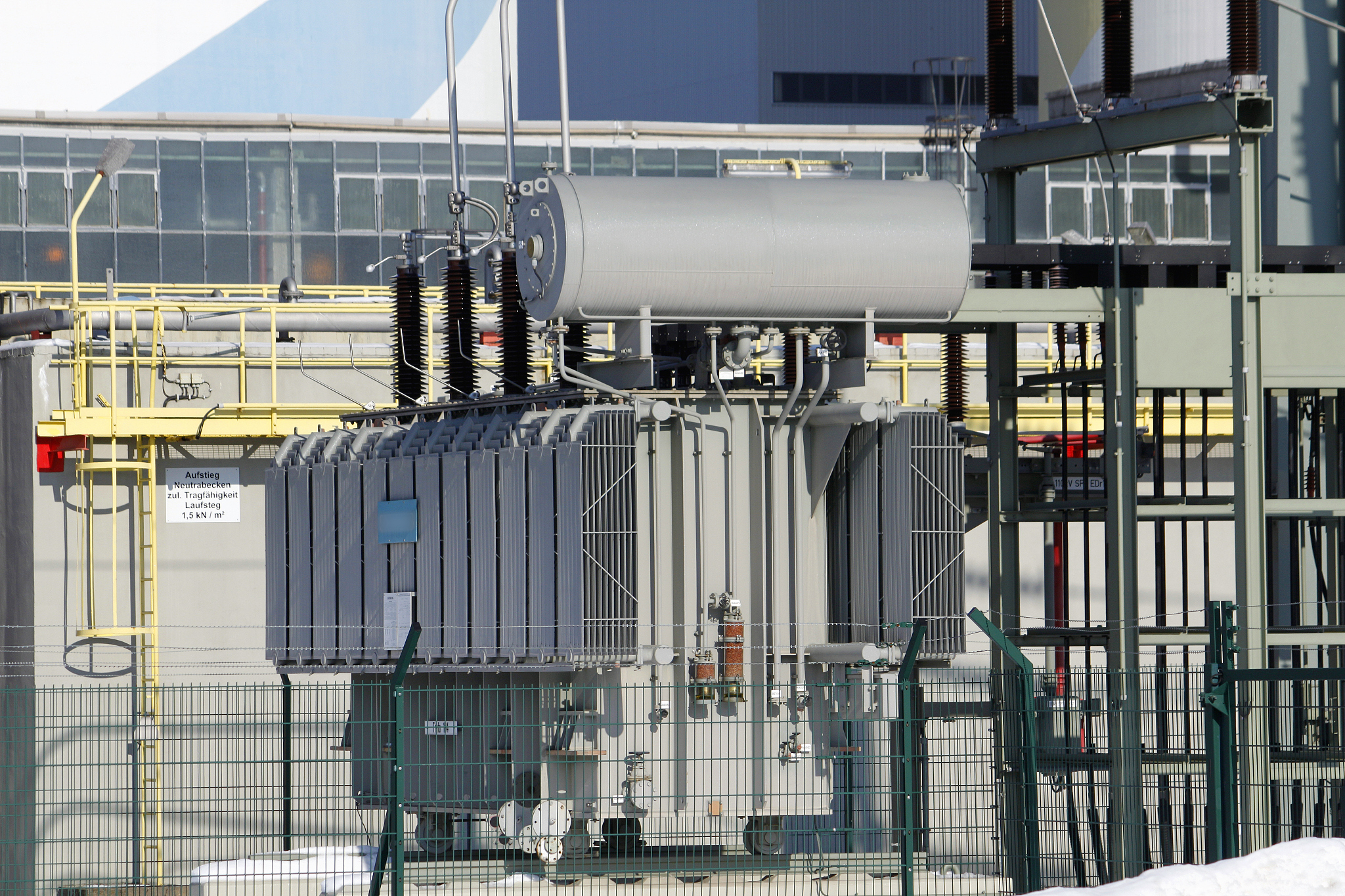 变压器超滤流注技术：日本领先的绝缘油净化方案