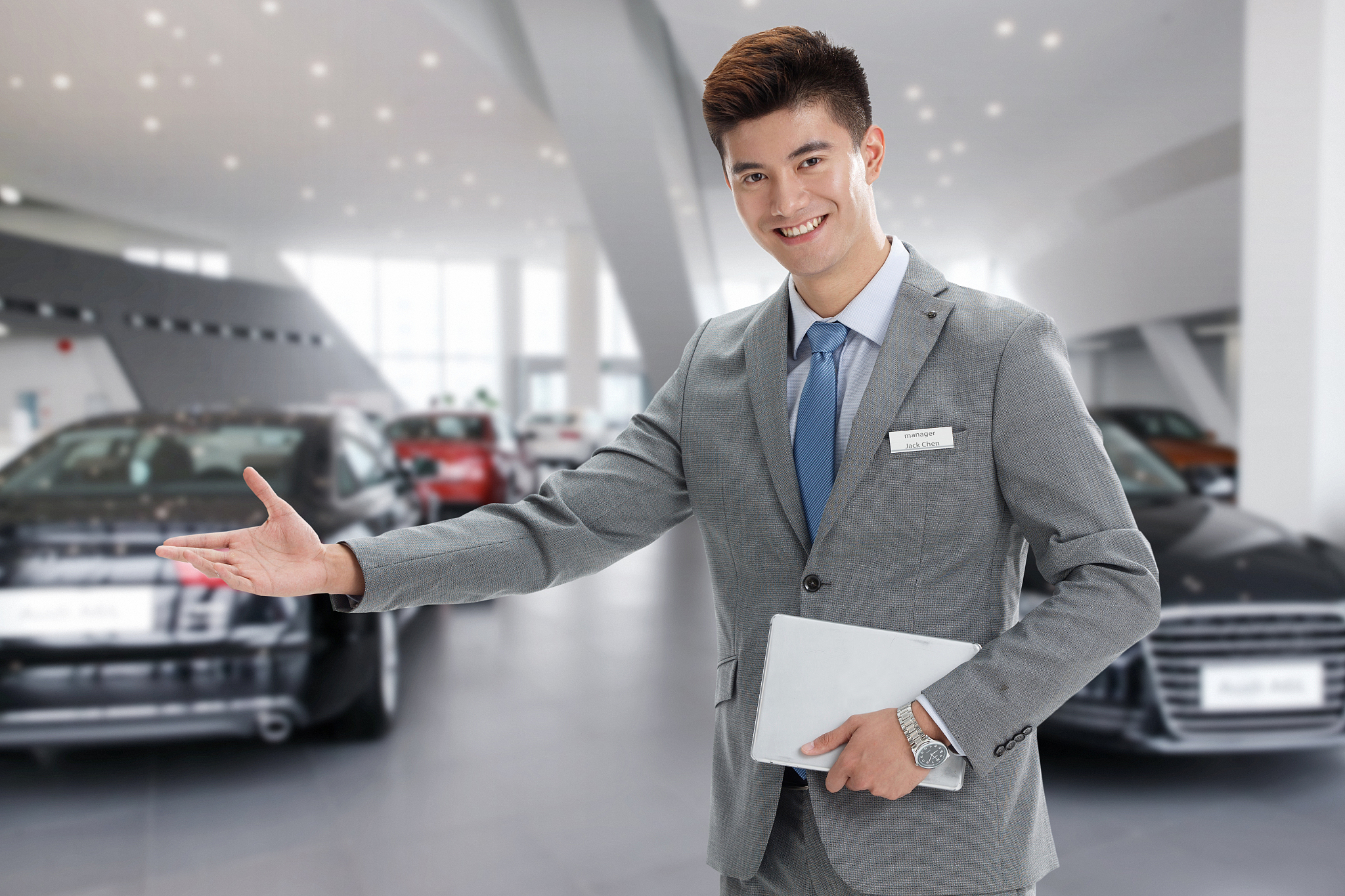 岗位职责：1、 制定各阶段销售目标根据市场状况及时调整销售策略及销售计划策划组织实施各项销售工作。2、 组织安排销售动态分析分析项目的市场销售、客户等回馈信息为公司决策提供依据。3、 定期组织安排电线杆市场调查与分析提出市场调查报告全面掌握市场情况为公司经营决策提供依据。4、 协调配合业务员与客户的谈判监督接待、谈判签约等销售进程促进成交审核合同条款。5、 组织每周销售例会总结销售情况。6、 负责