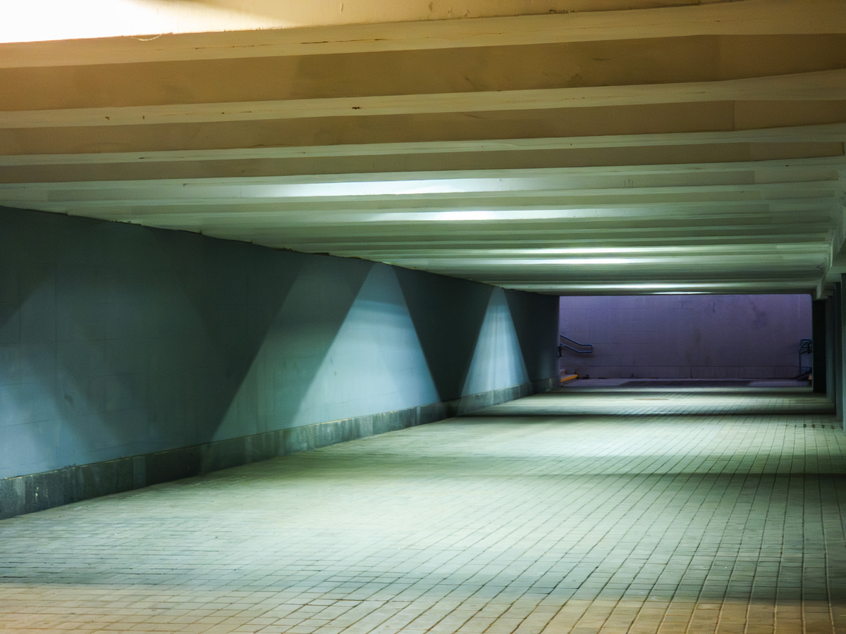 地下建筑工程内部环境改善指南：特点分析与解决方案