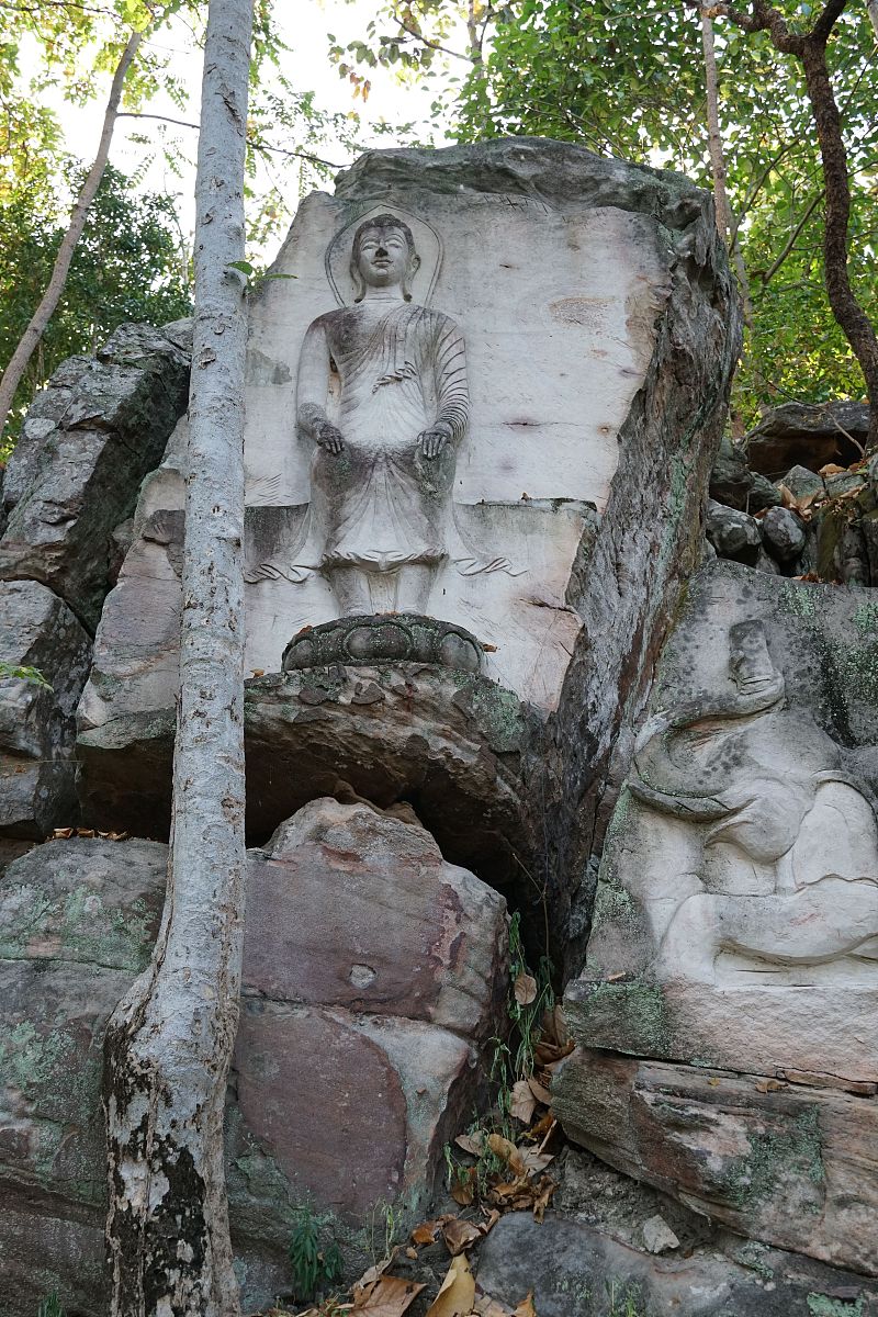 请给苏州灵岩寺写一首游玩的诗