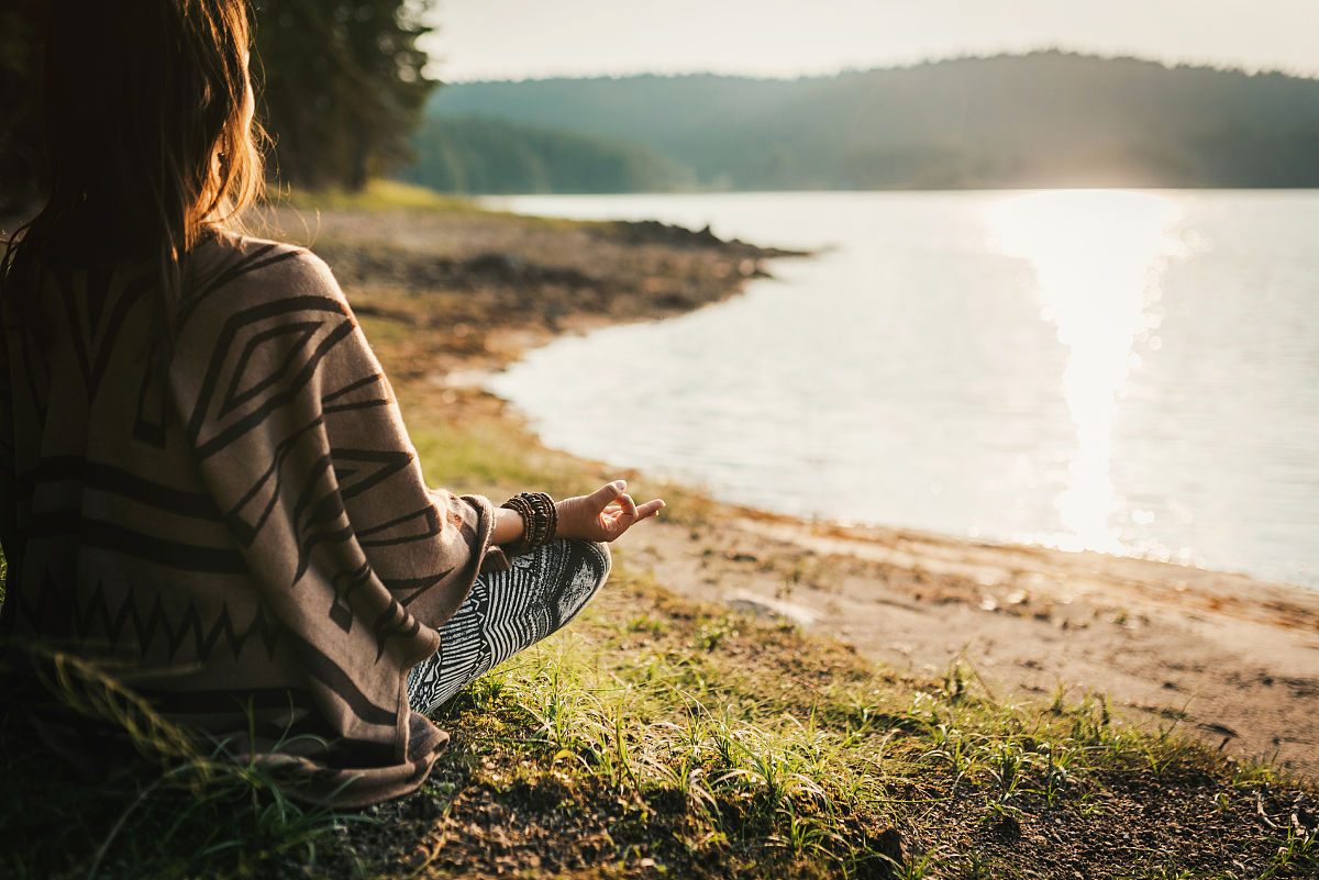 躺平哲学：当代青年如何重新定义生活的平衡