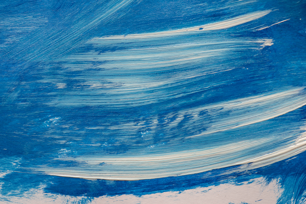 蓝色象征意义：冷静、忠诚、沉思、和平、自由、纯洁