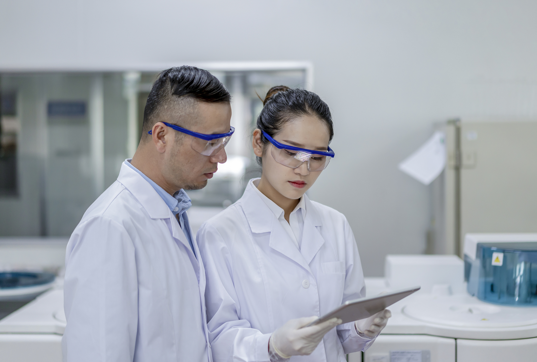 青黄不交是什么意思_词语青黄不交的意思