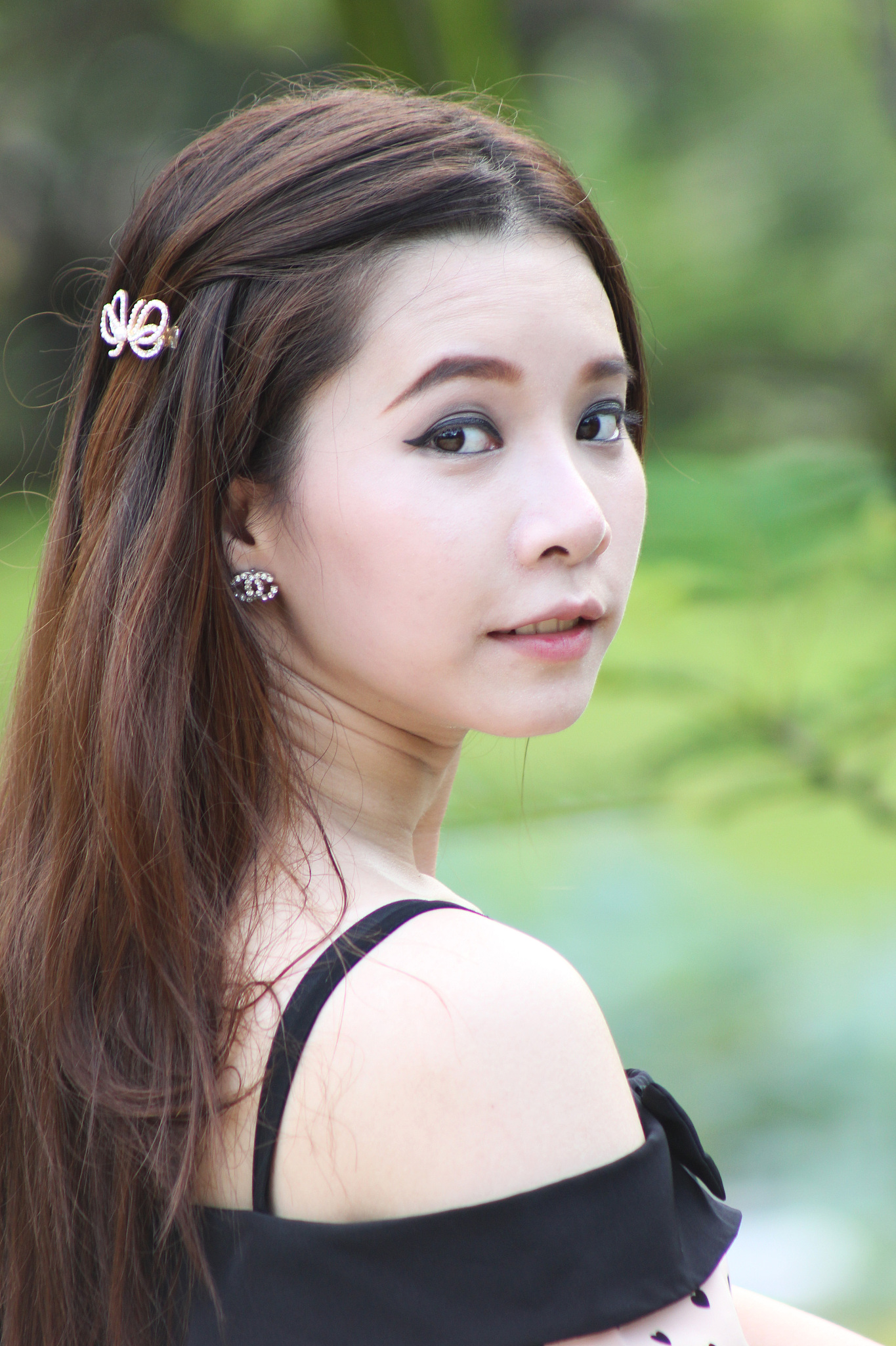 介绍一下泰国女星freen sarocha