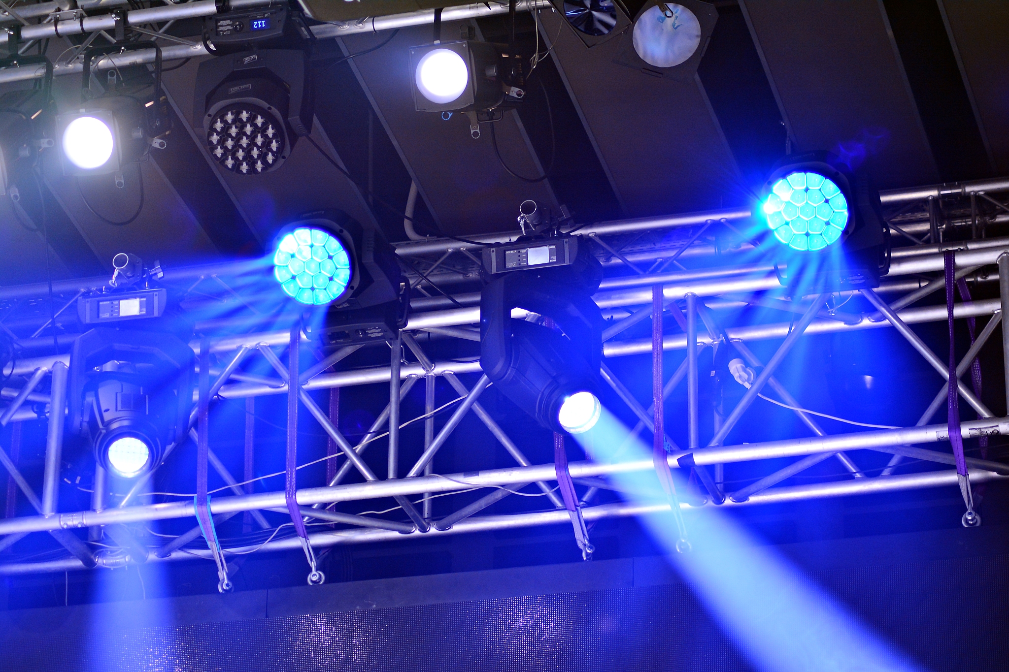 光幕：打造震撼视觉效果的未来之窗