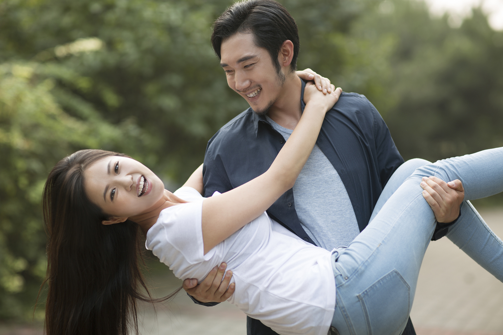 怎样可以让女生对我产生男女情