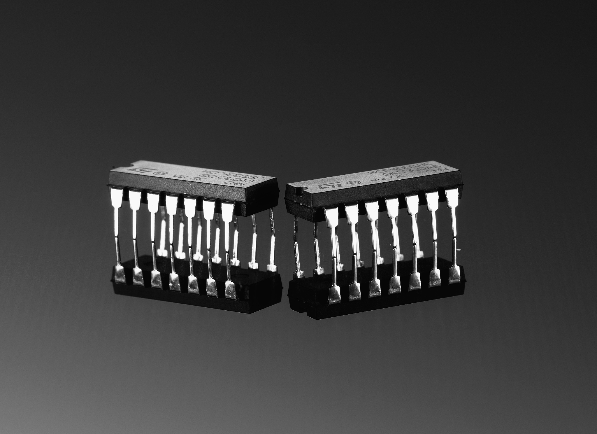 高功率LD模块设计：三个LD Bar条环绕陶瓷漫反射器