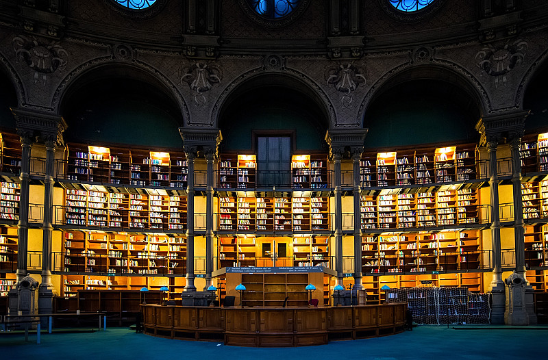 伦敦大学学院UCL图书馆也尝试使用区块链技术改进其借阅历史和评价系统。这句话出自哪里？