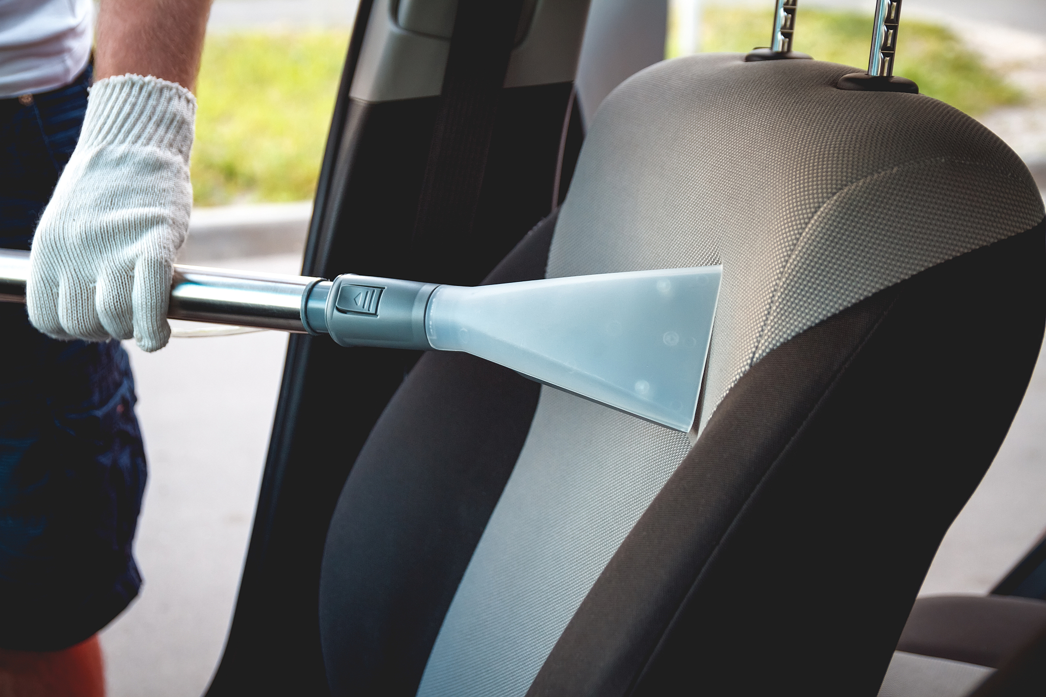 车载吸尘器：轻松清洁，畅享驾驶！