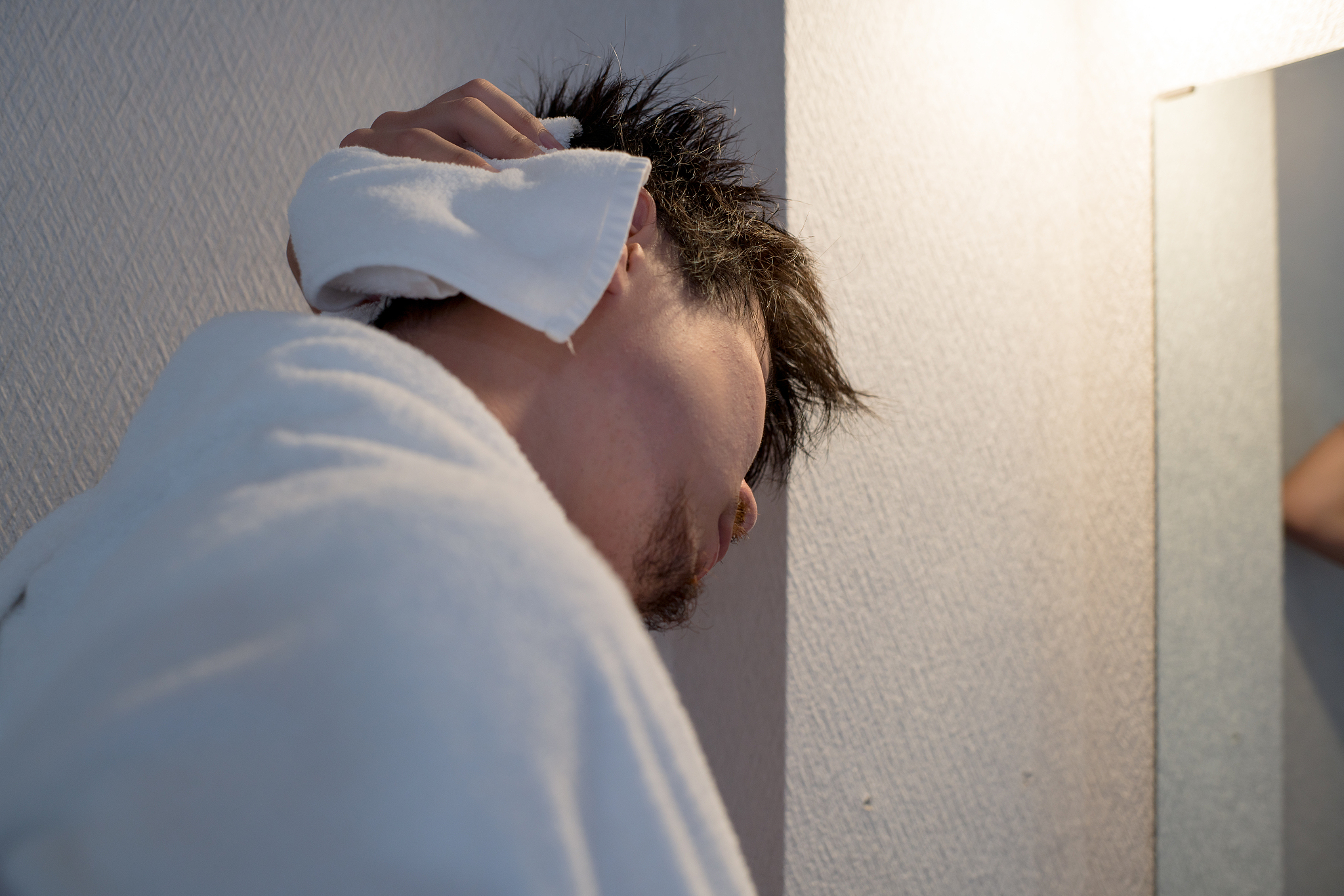 以三个魔发匠玻尿酸洗发水为题目写一篇文章字数700字