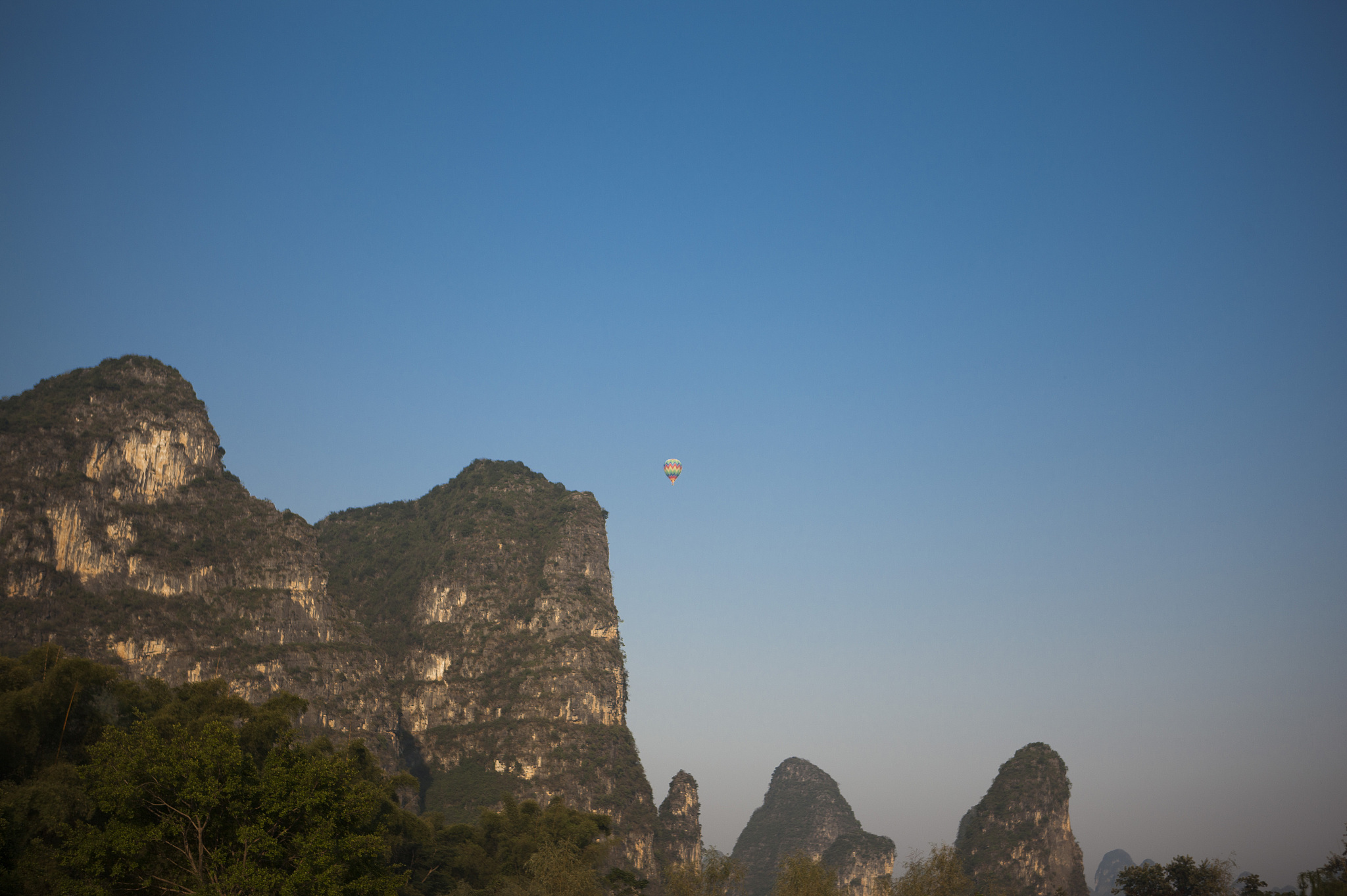 广西双百双新政策是指广西壮族自治区政府出台的双百双新政策中的双百是指什么