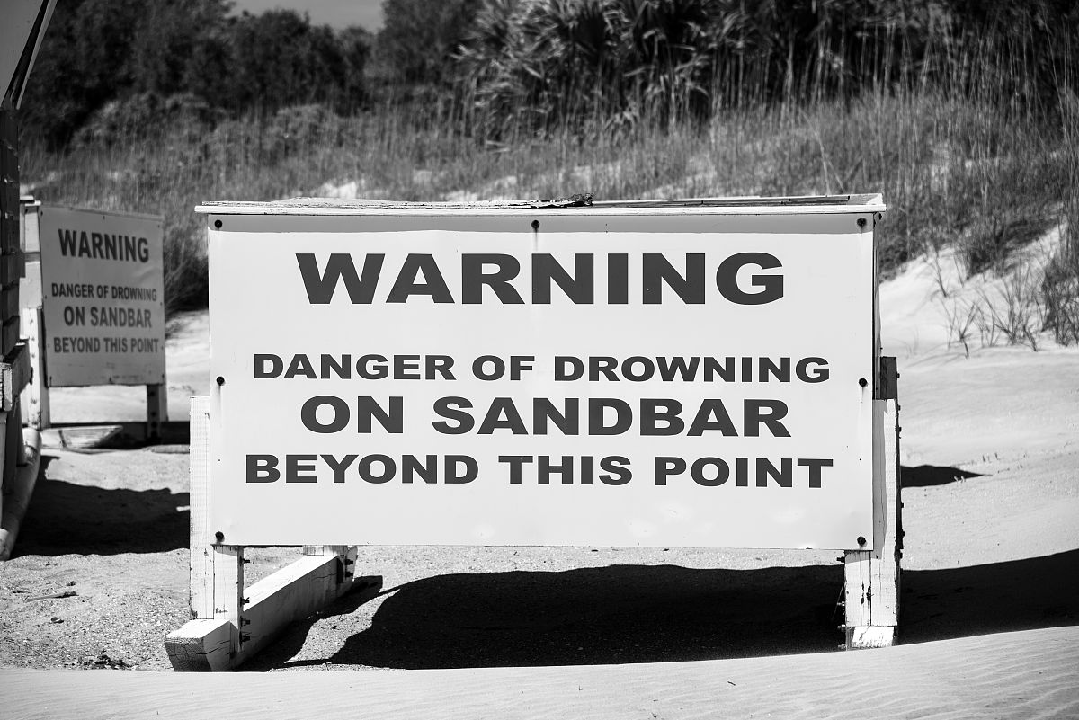 预防溺水押韵口号：安全玩水，快乐无限