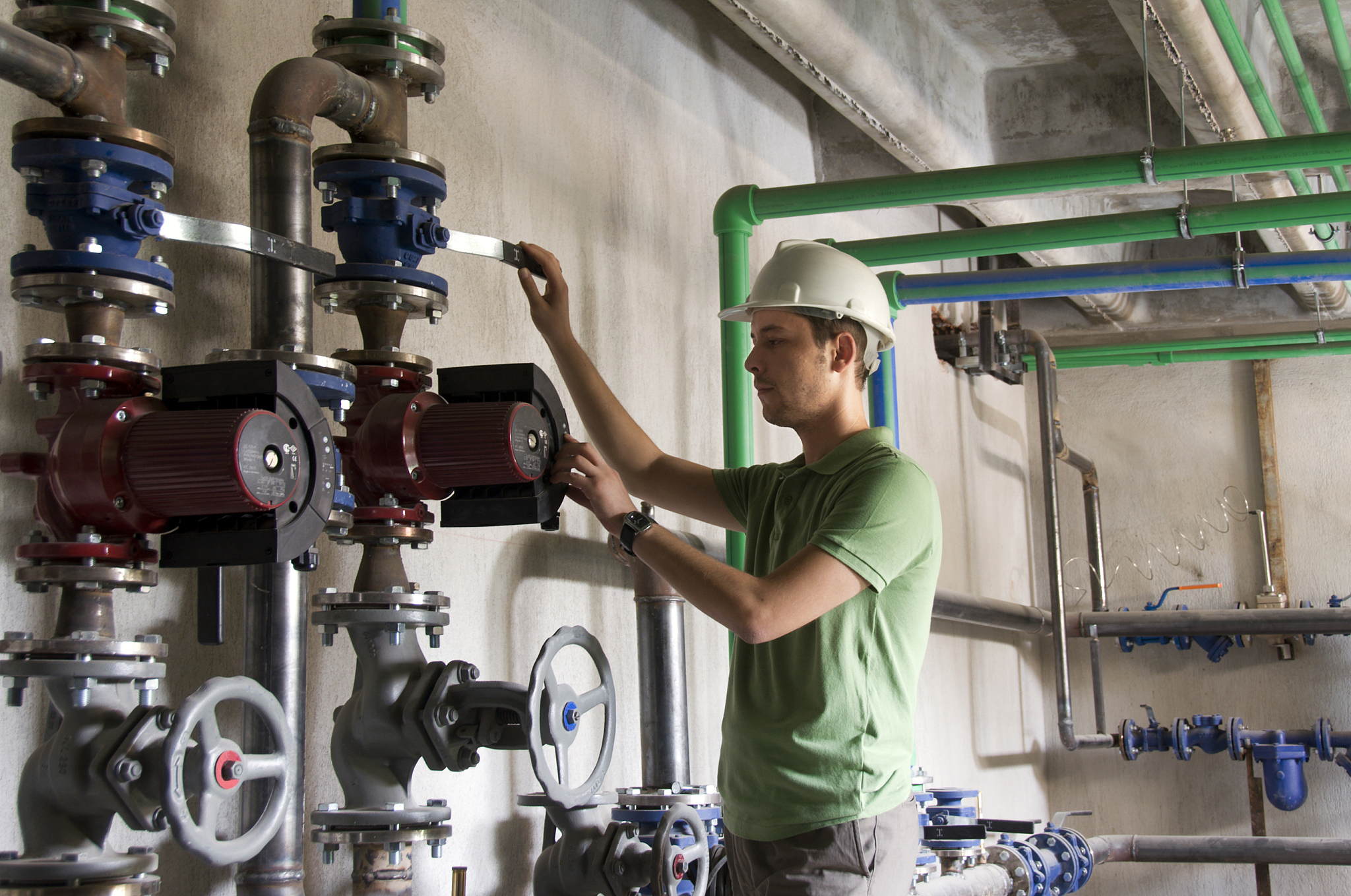 暖通空调工程师：设计、施工和维护建筑舒适环境的专家