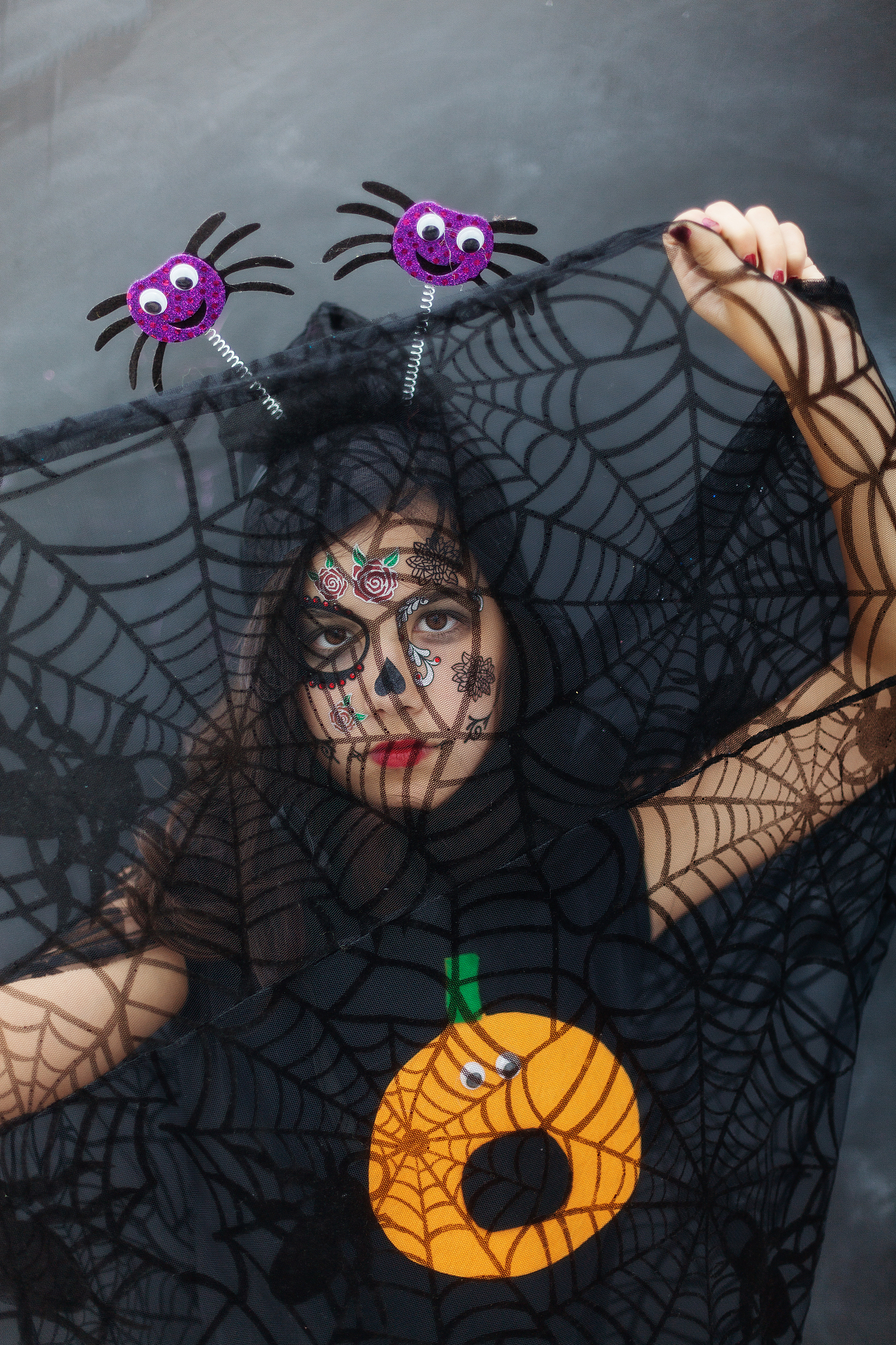 我如果想把克苏鲁神话中的Haster具象化拍摄出来可以用哪些元素展现哪些元素会在电影中有较好的质感和表现