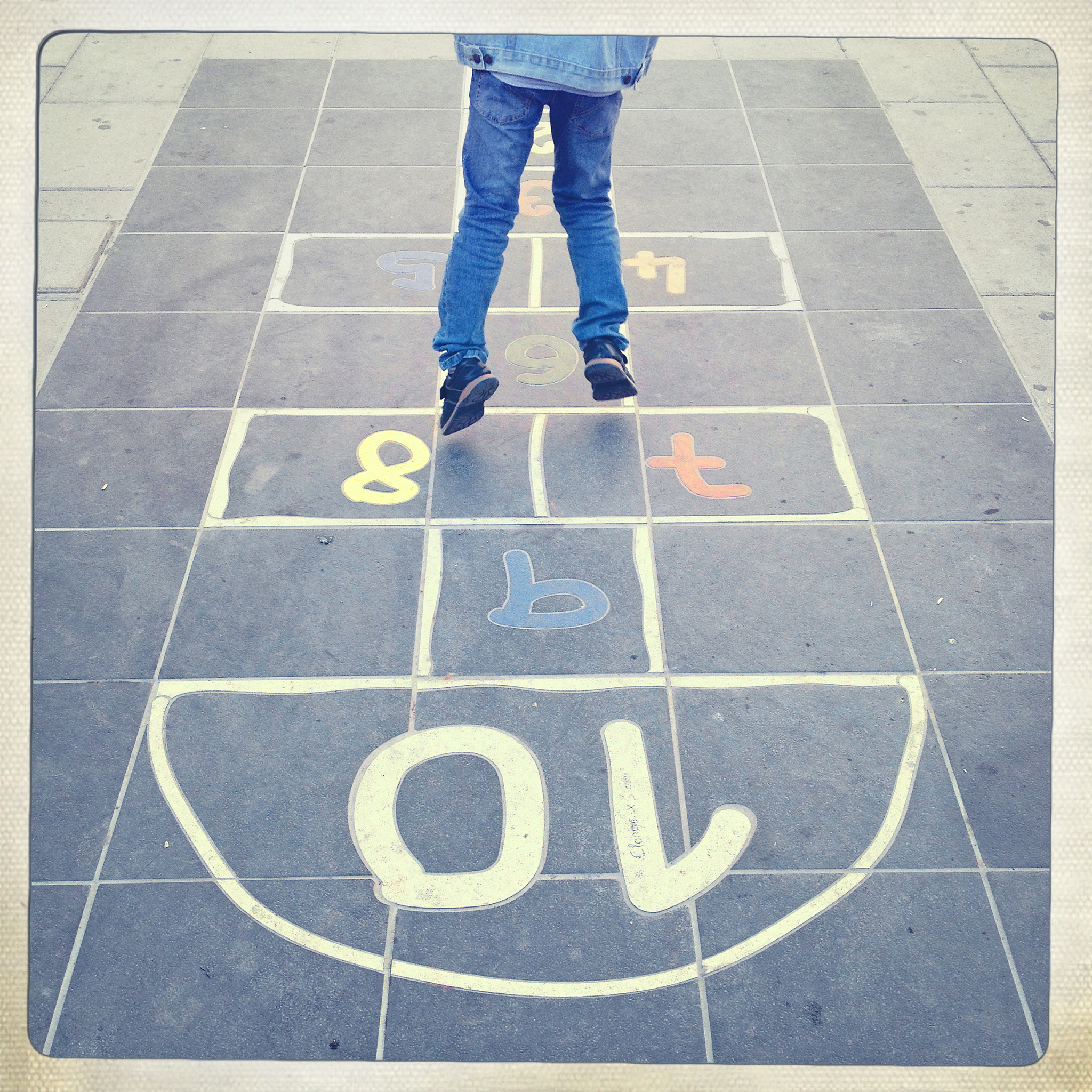 跳房子游戏启示录：10个关于人生哲理的作文题目