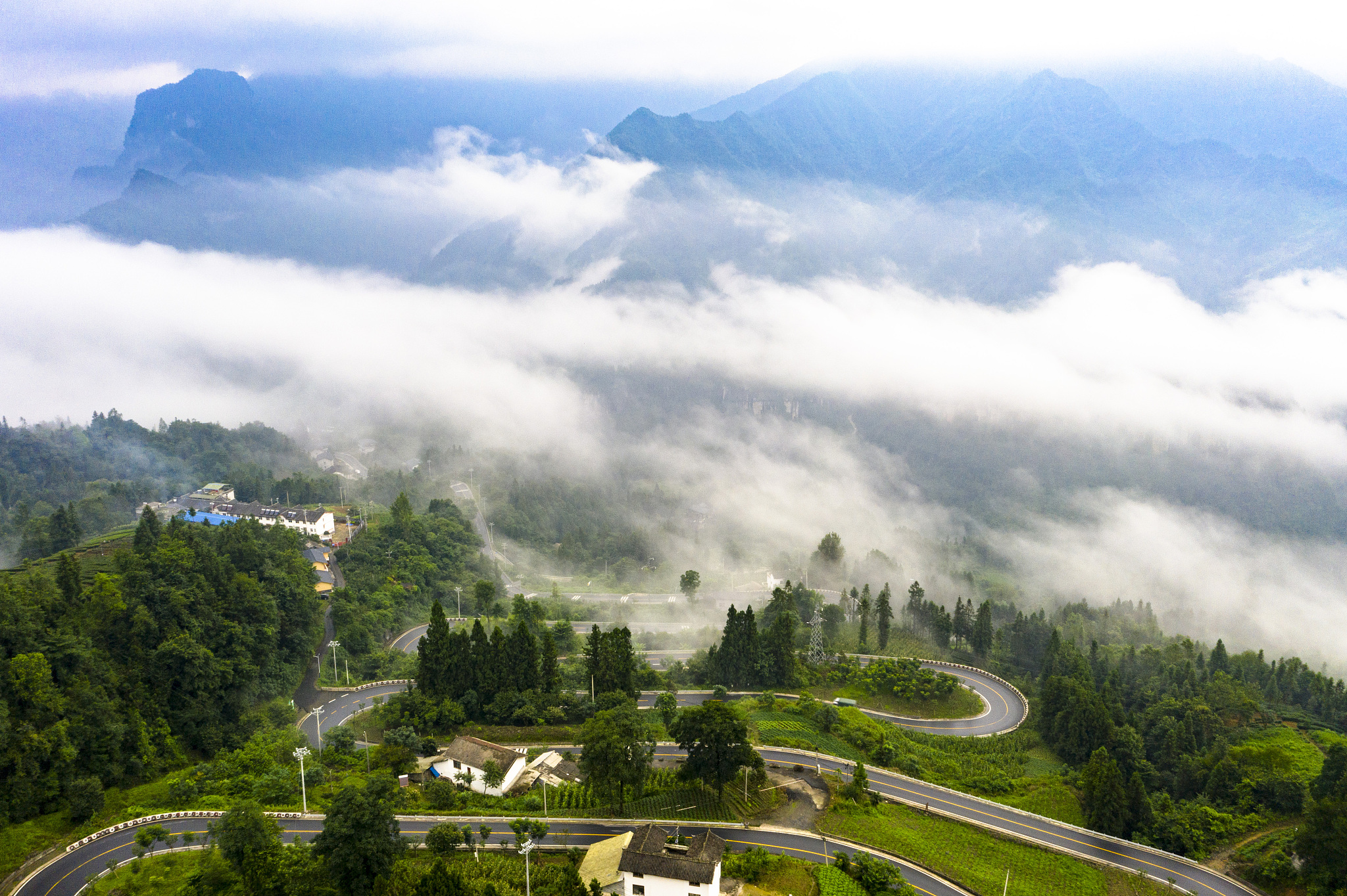 站在恩施州生态环境局的角度写一篇恩施州空气质量全省前列的新闻稿