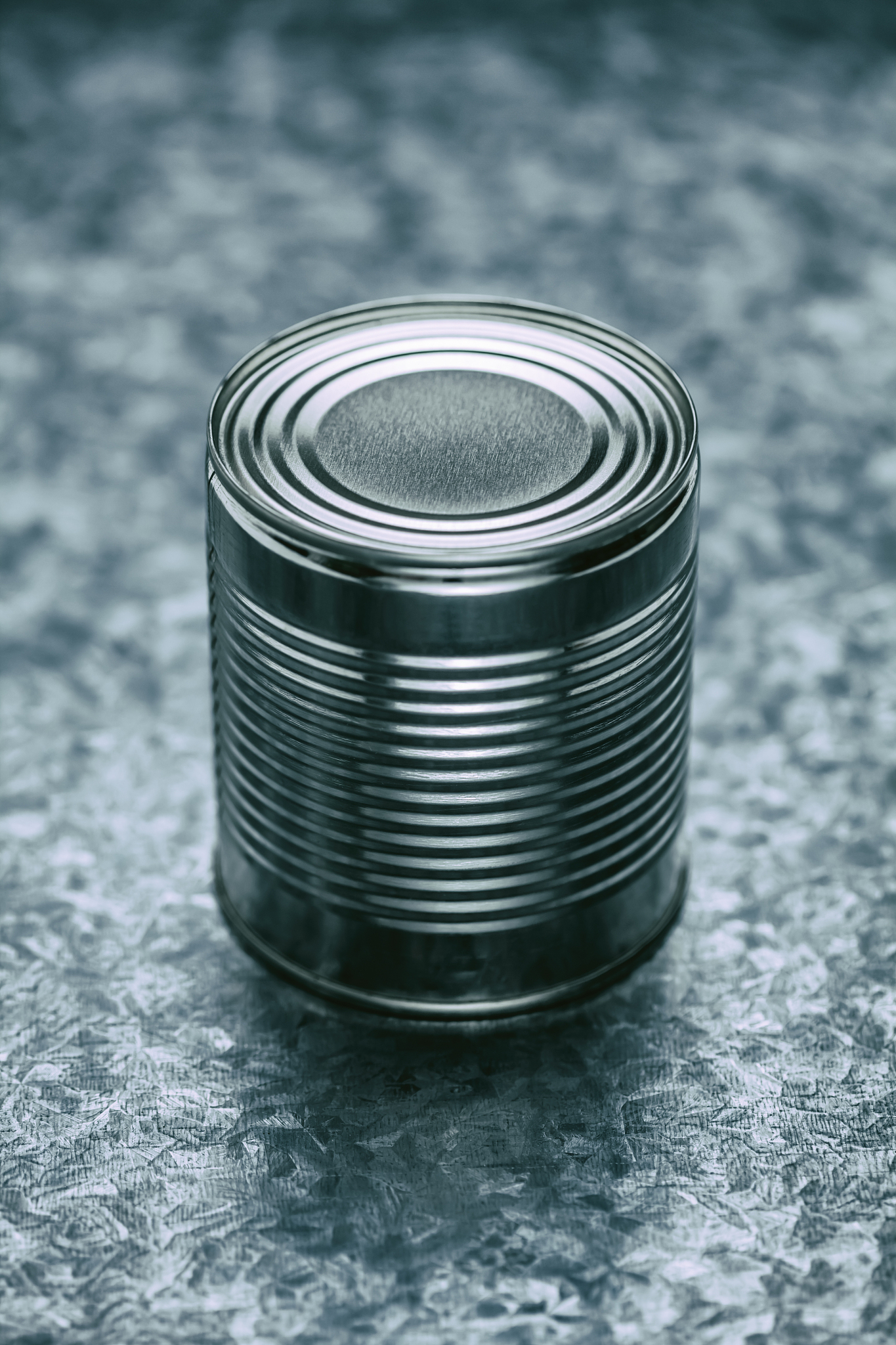 tin can (selective focus)