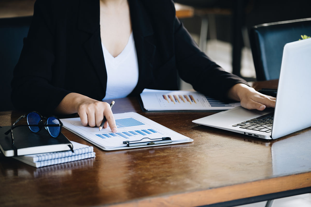 电子商务专业实习内容：14 周详细计划 - 全面提升实践能力