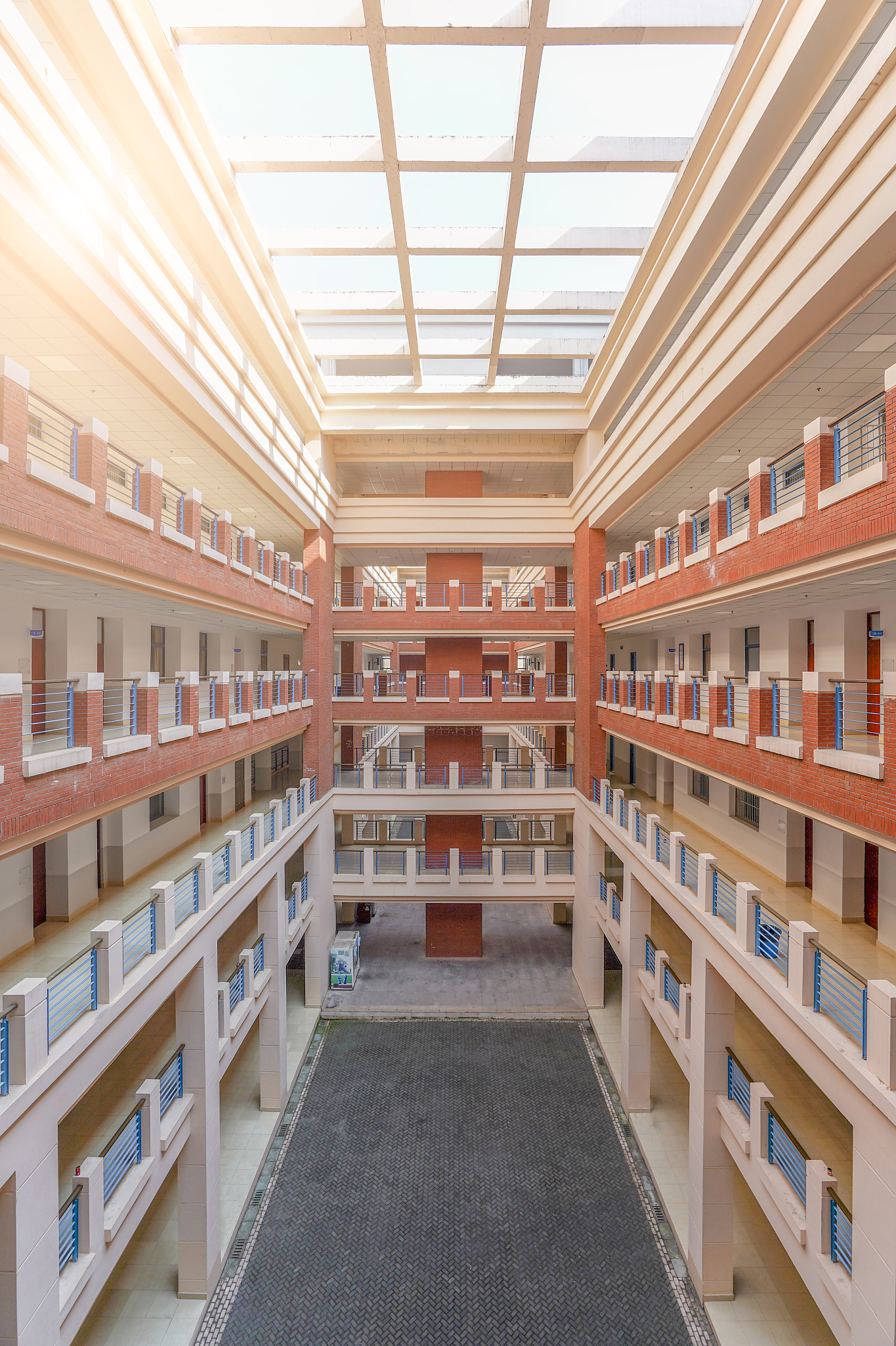 优化教学建筑设计,提升教学效果和安全保障 优化教学建筑设计,提升教学效果和安全保障