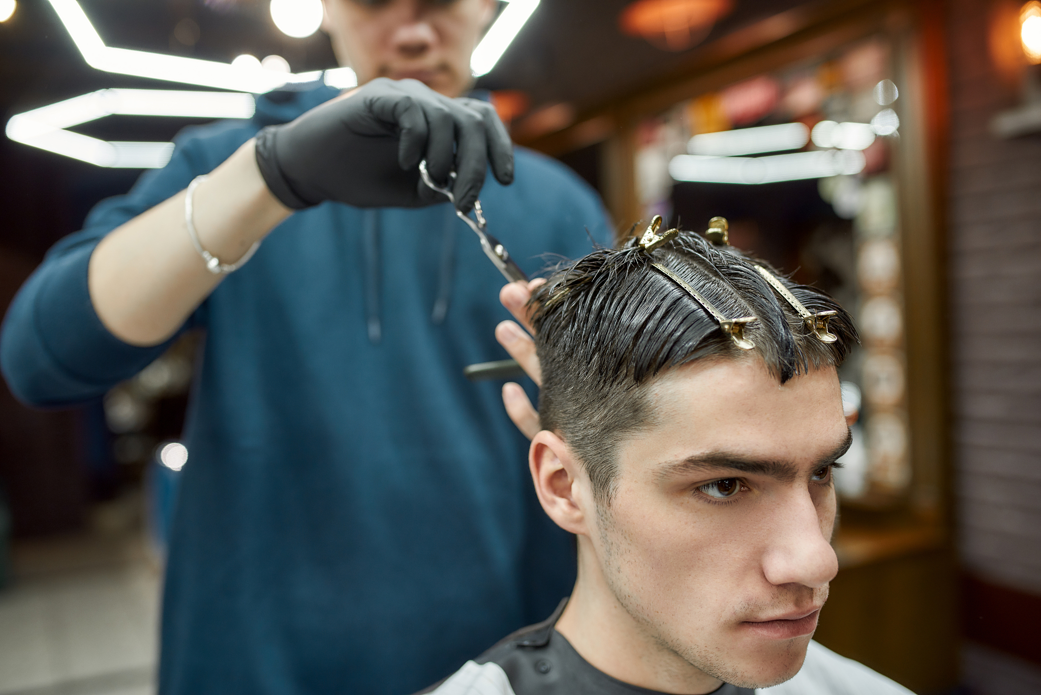 忻国潮男士理发店 - 专业的理发技术和舒适环境