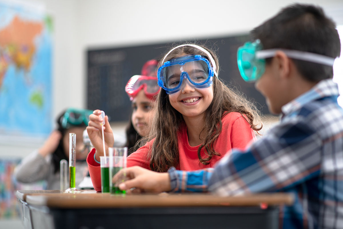 给我写一份关于青少年近视情况的社会调研