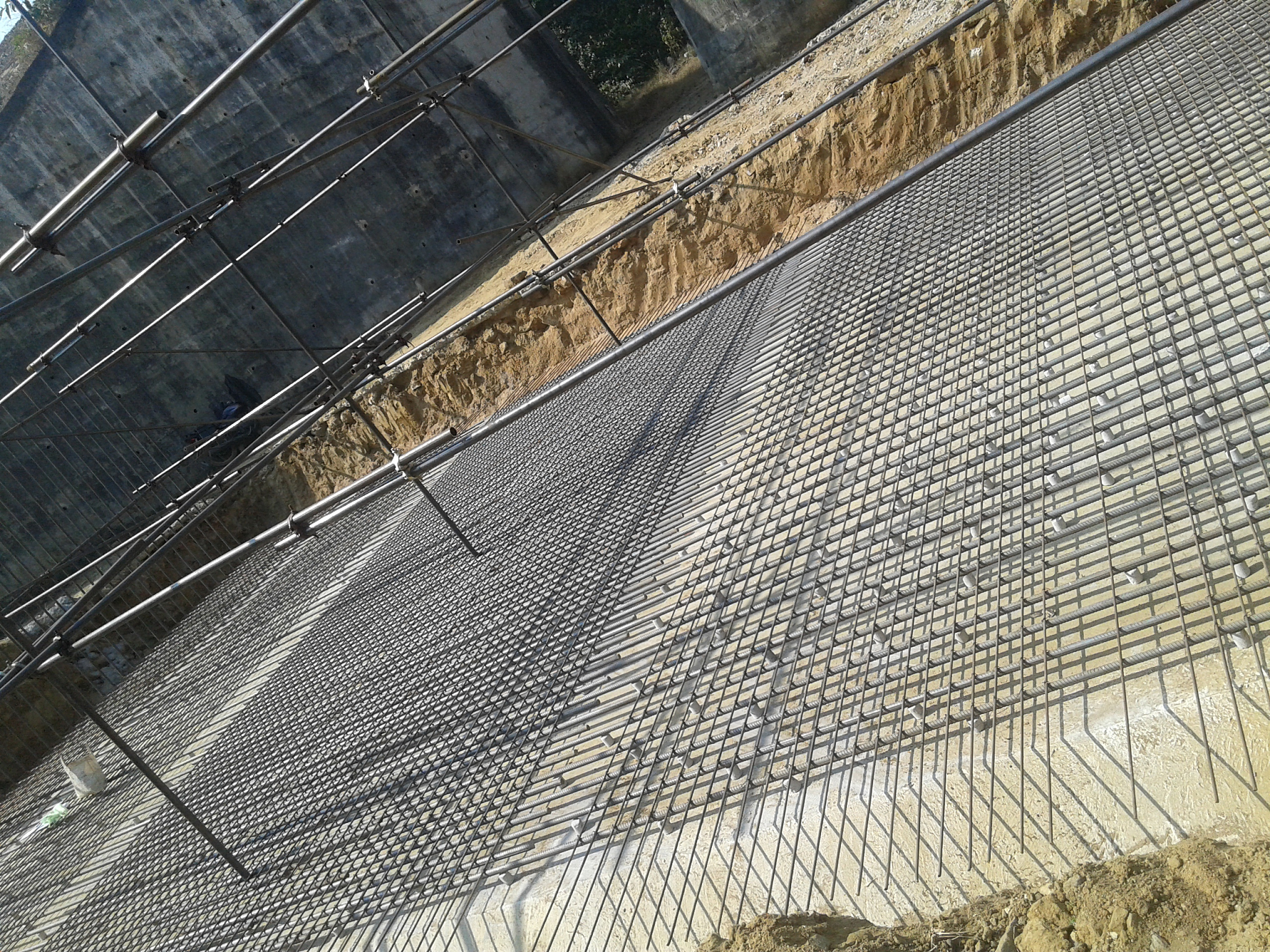 φ6200钢格栅网喷板施工规范：材料、厚度、保护层要求