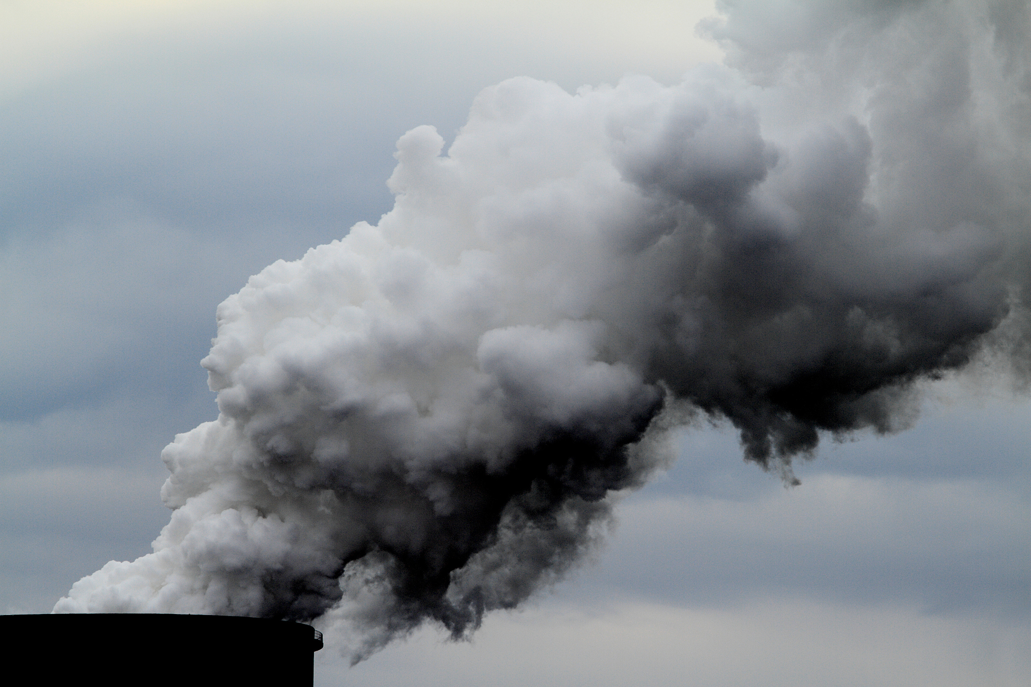 脱硫灰一股刺鼻的味道是哪来的
