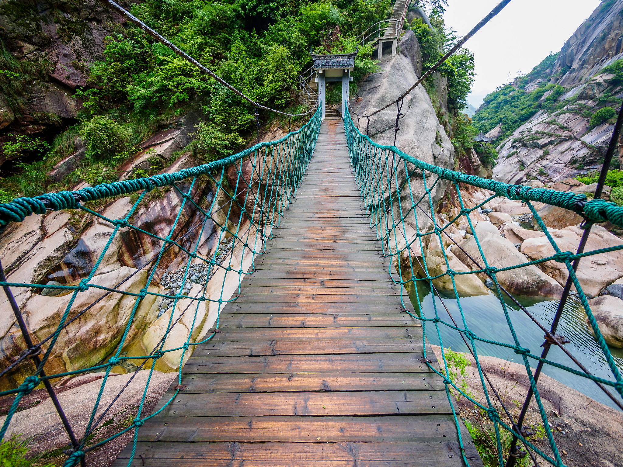灵峰峡谷：玉女宗守护的神秘之地