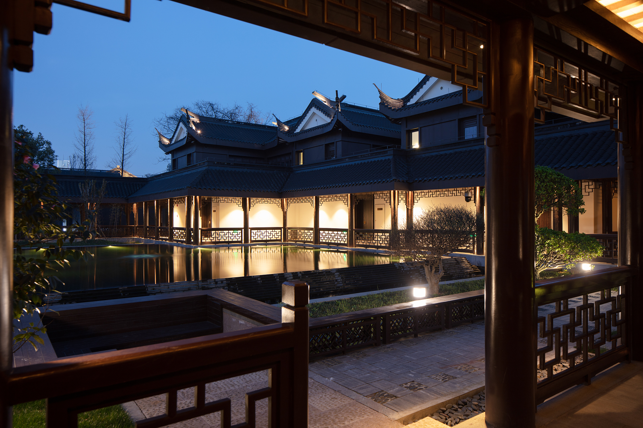 杭州旅游住哪个区最好？推荐指南