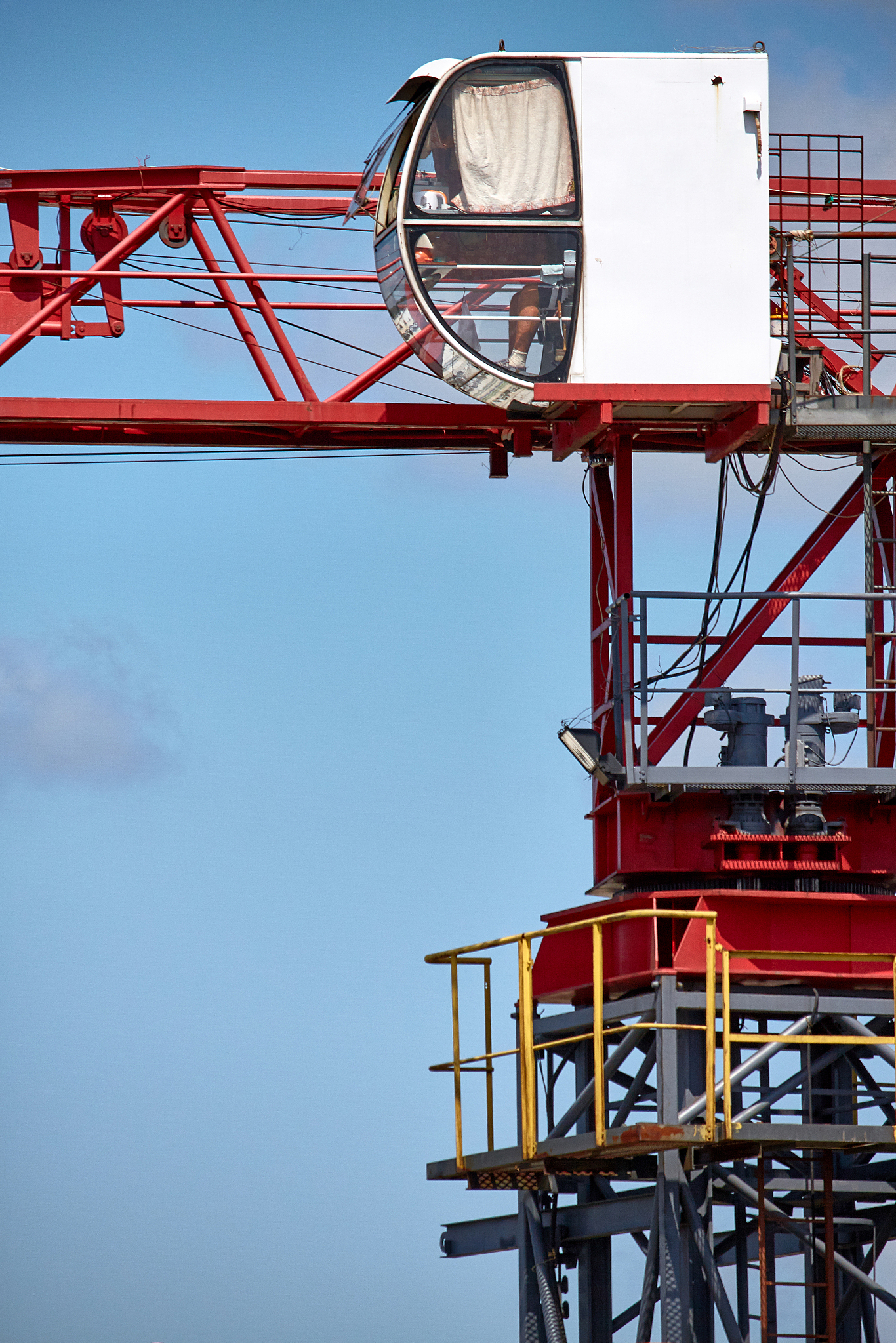 起重机超起先落还是物项先落