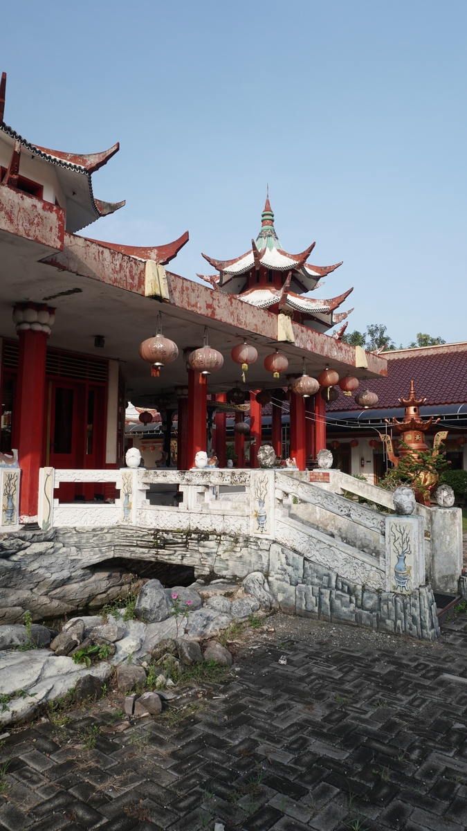 贵港市南山寺建筑楹联：佛教文化与建筑艺术的融合