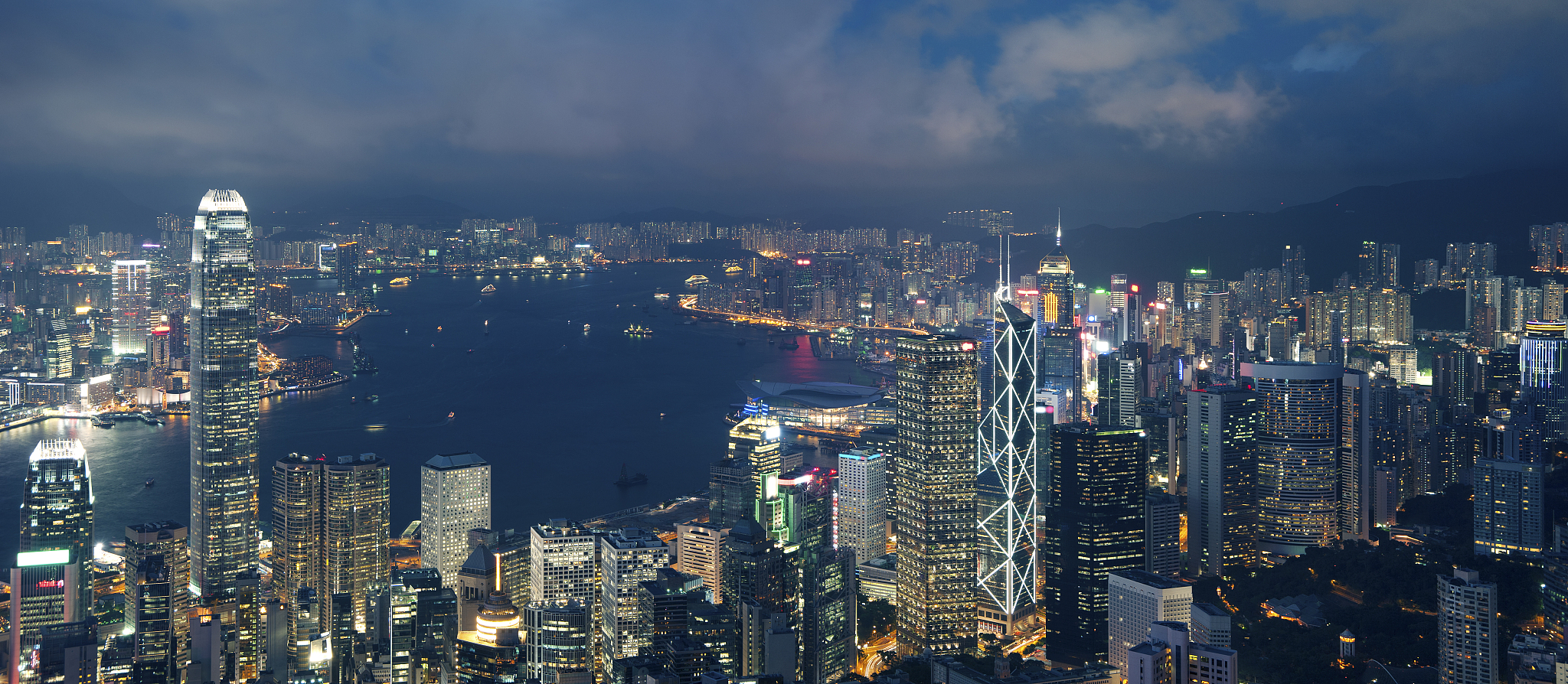 victoria harbor of hong kong