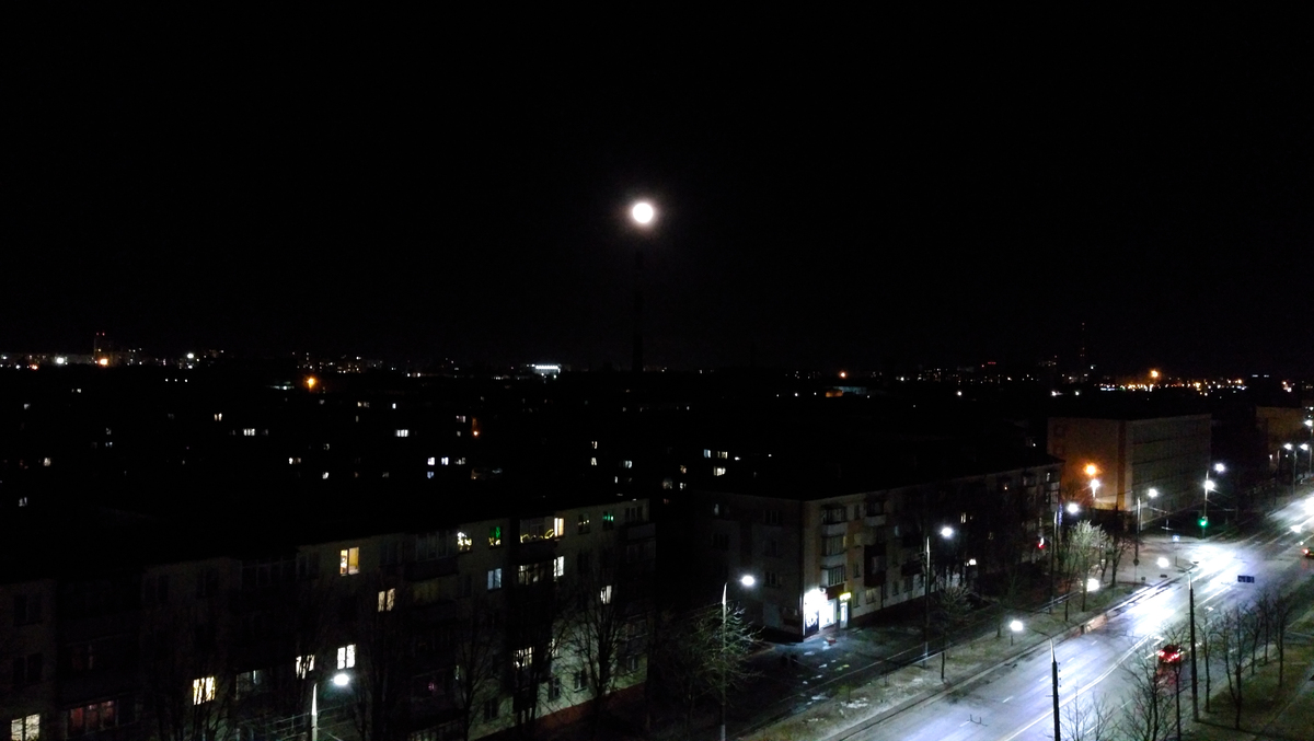 夜间建筑背景与物体,月亮