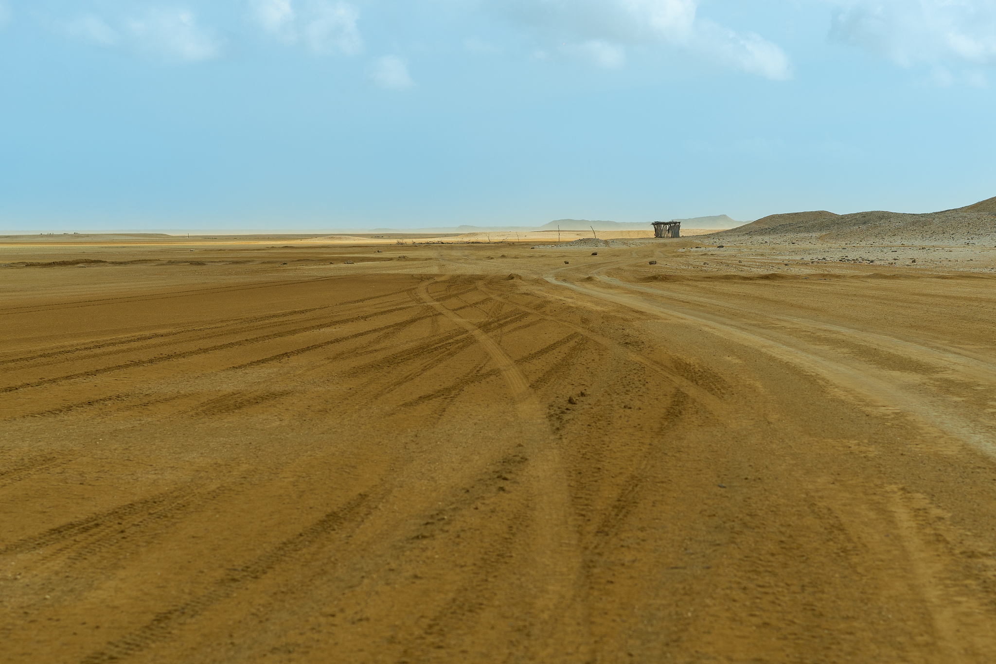 beautiful views, desert sand mountain scenery, sand dunes