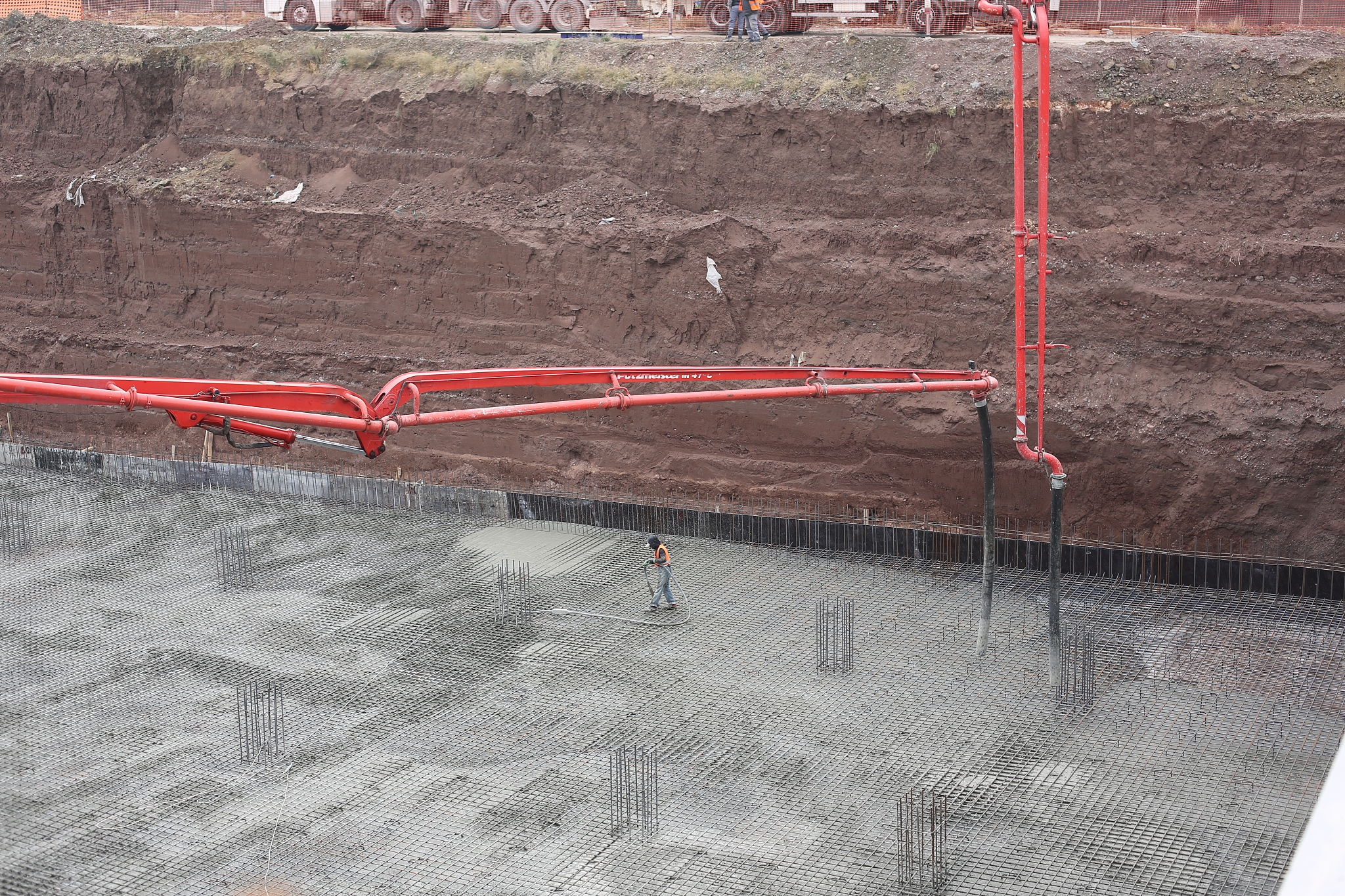 总结论文大体积混凝土裂缝控制技术研究的研究意义写成一段话格式不少于200字。