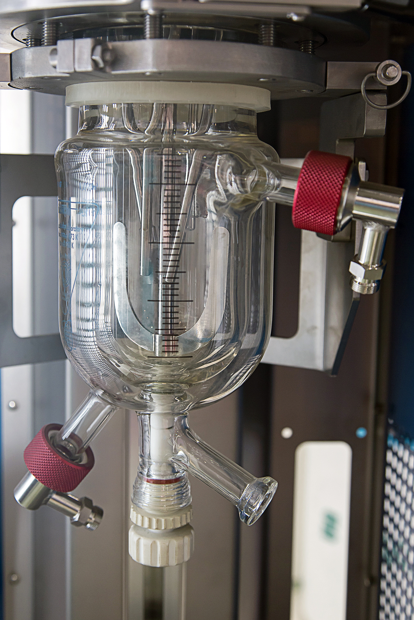 题目：螺旋式果料榨汁机作用、意义n写一篇开题报告