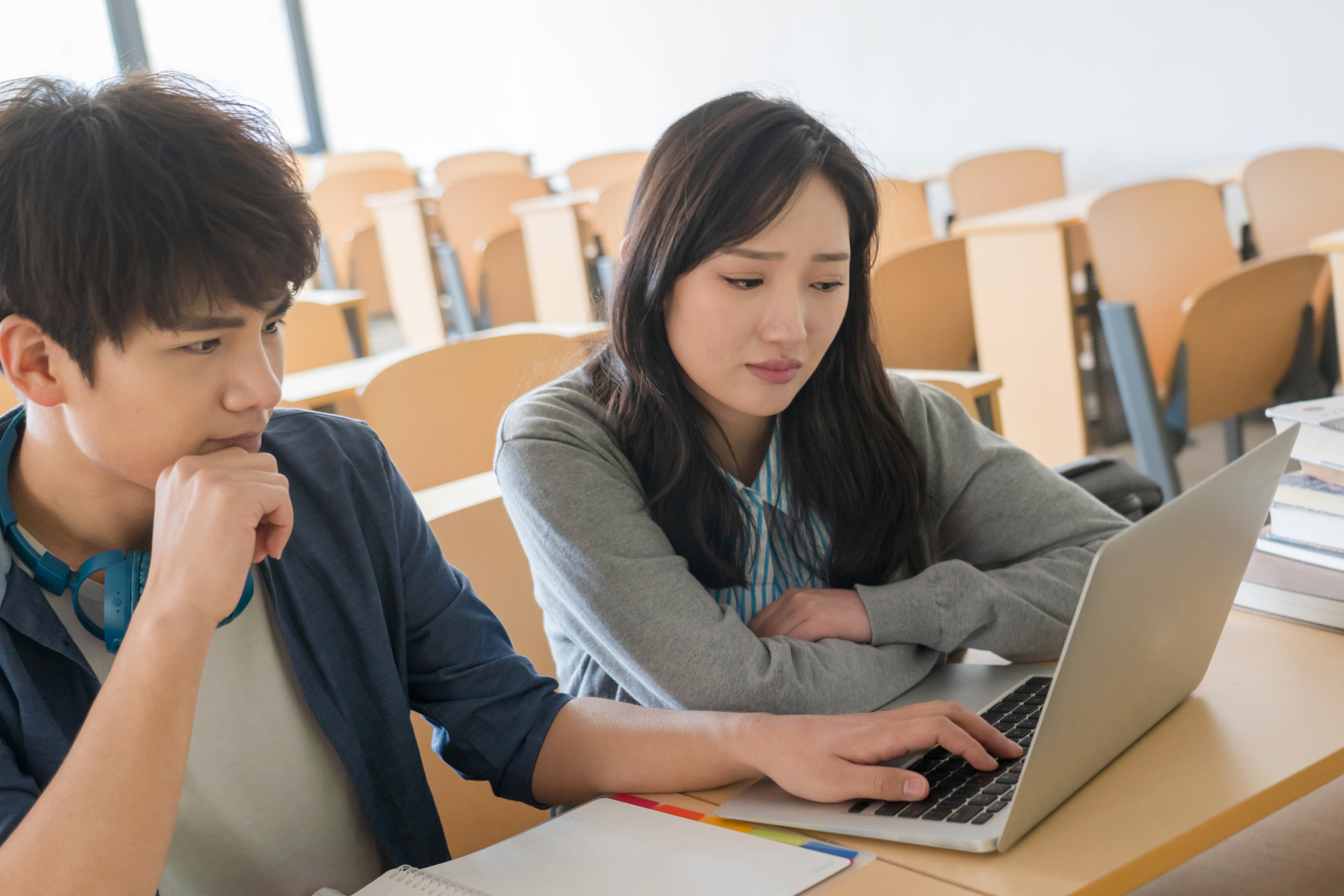 大学新生指南：探索大学生活与高中差异