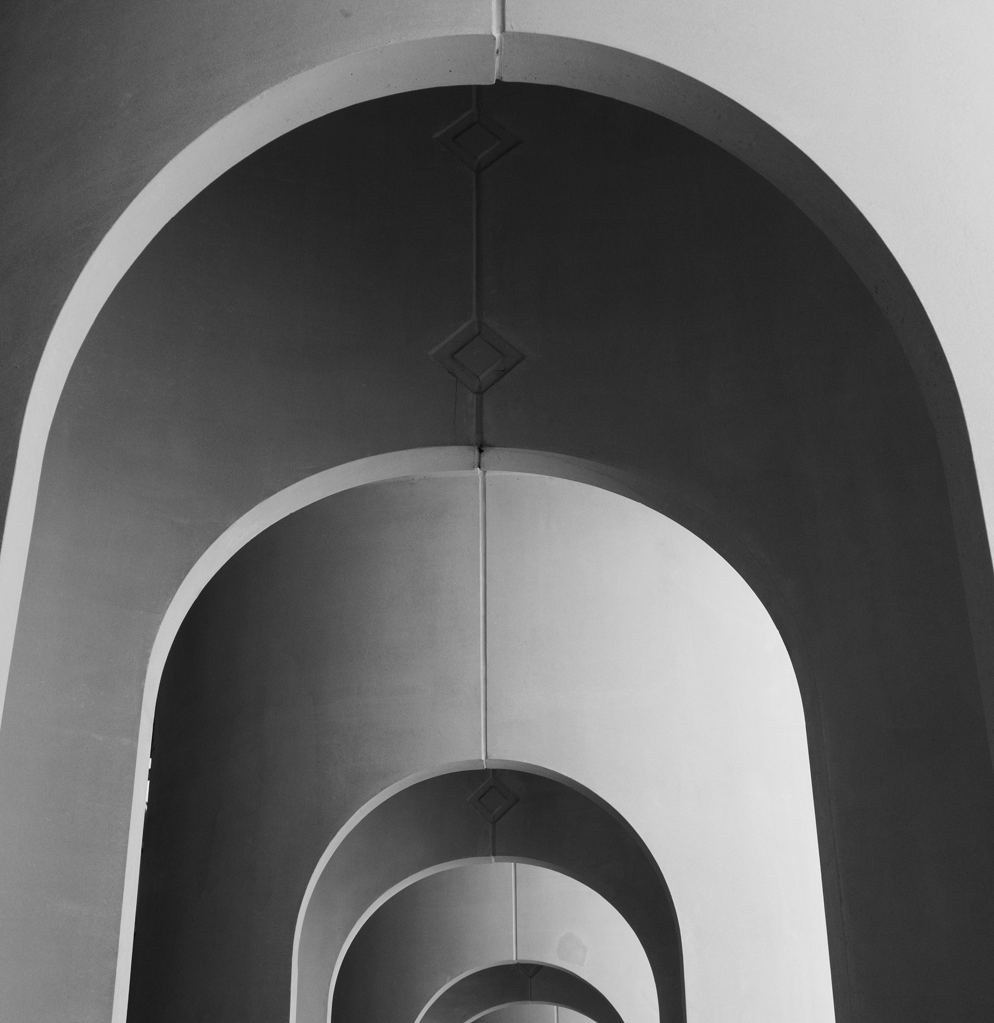 电风扇叶片高速旋转为何看起来像圆盘？ - 视觉暂留现象